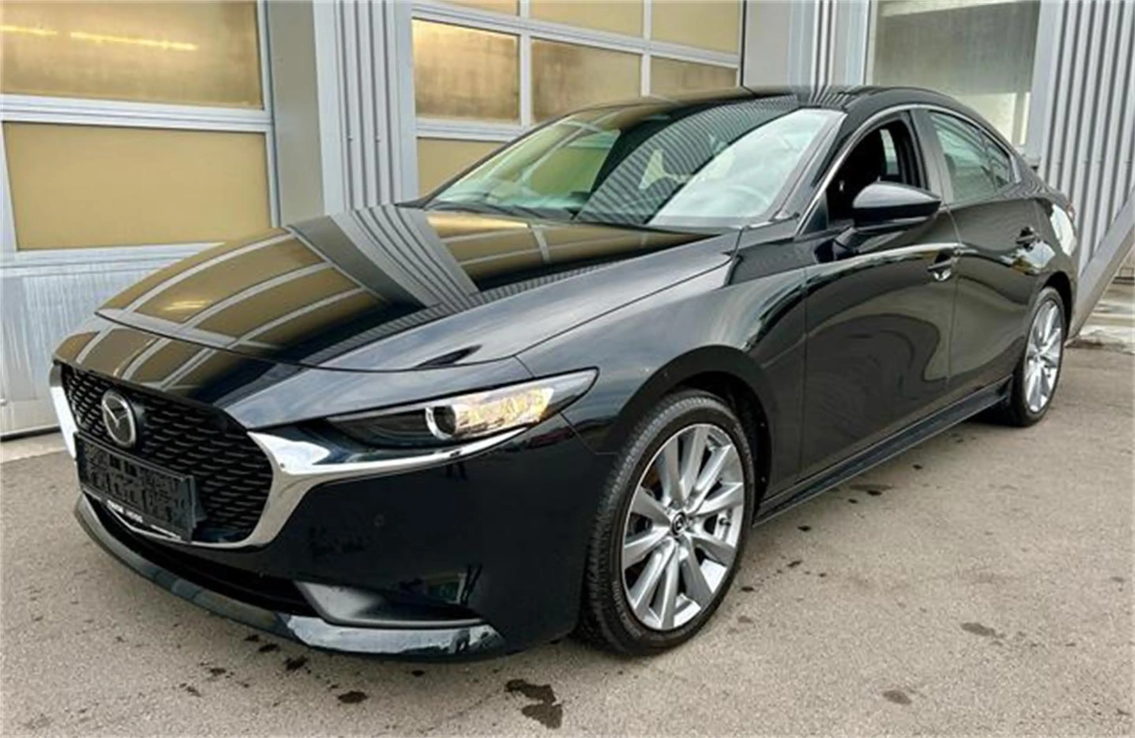Mazda 3 Sedan e-Skyactiv G122 Exclusive-Line LIMOUSINE m