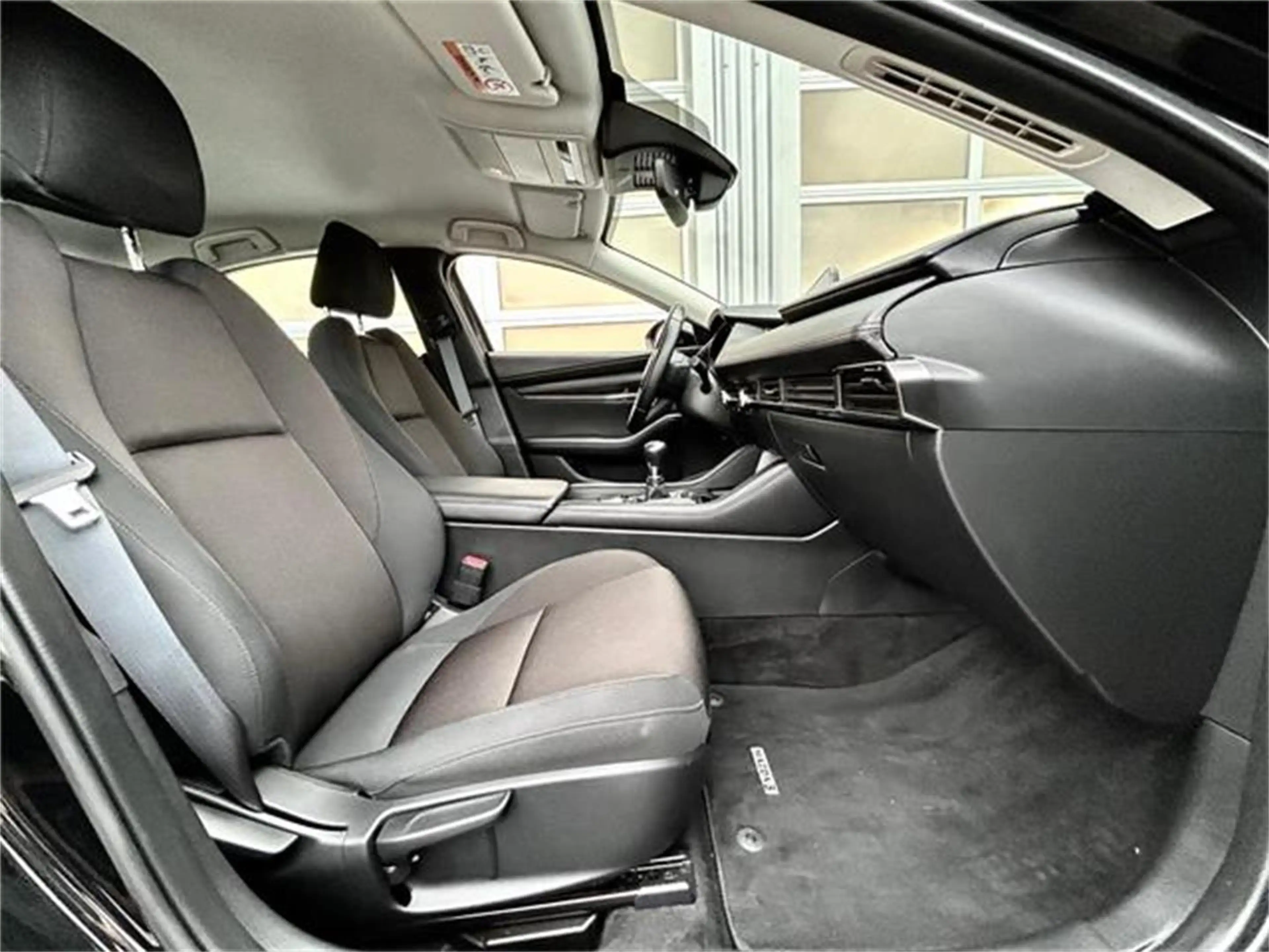 Mazda 3 Sedan e-Skyactiv G122 Exclusive-Line LIMOUSINE m — photo 9
