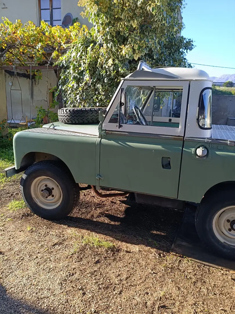 Land Rover - 1