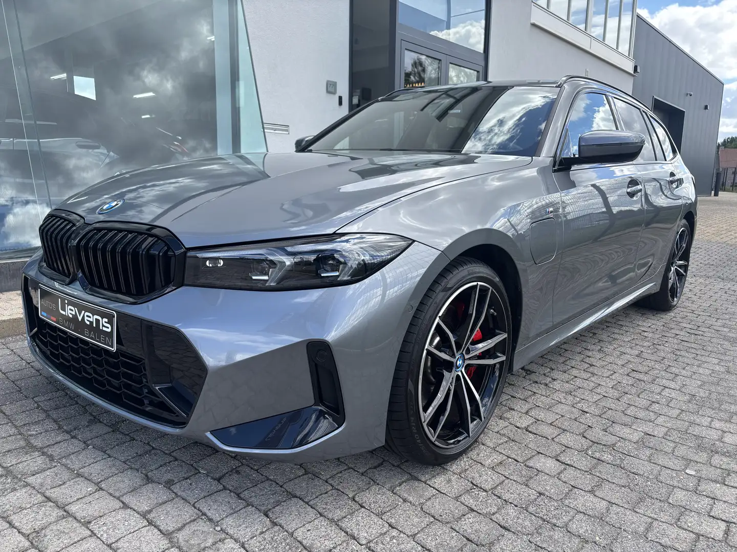BMW 320 e Touring M Sport PRO - DrivingAssist Hifi 19" Gris - 1