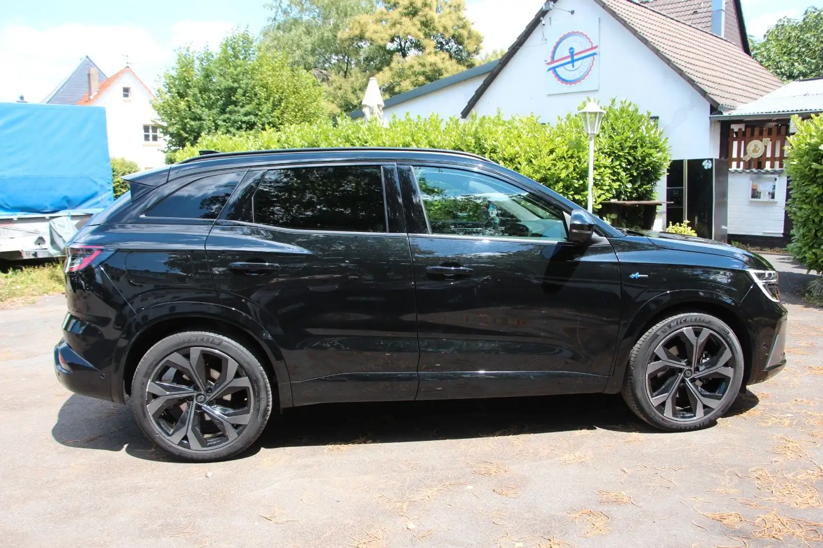 Renault Austral E-Tech Hybrid Iconic Esprit Alpine/34326 Schwarz - 2