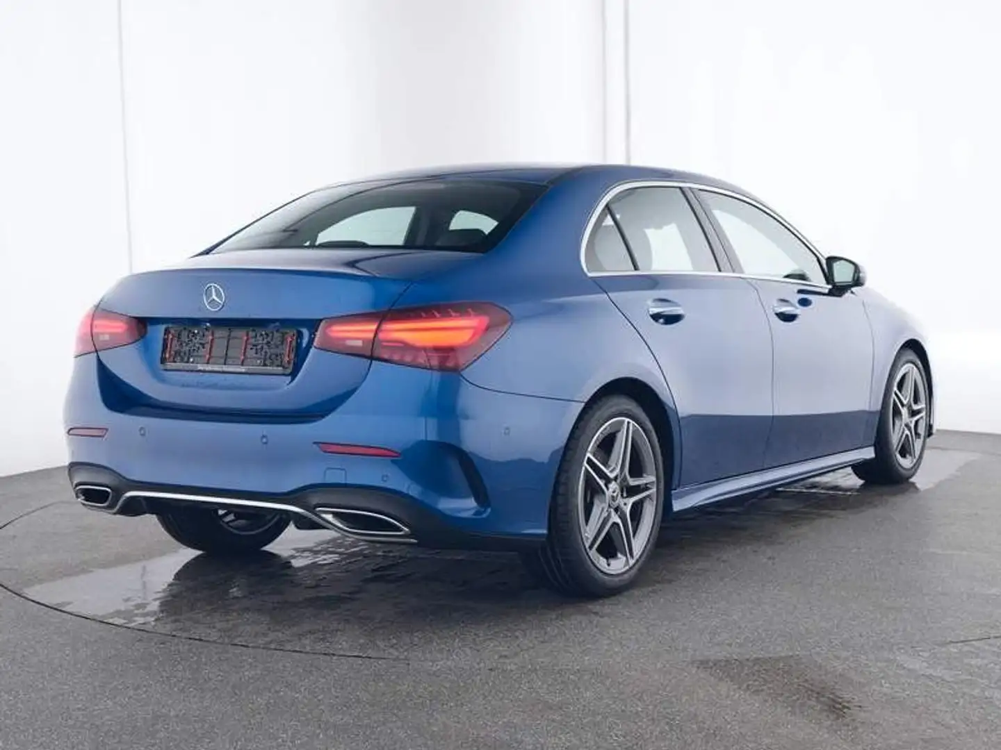 Mercedes-Benz A 200 Lim. AMG Line/AHK/MBUX Blau - 2