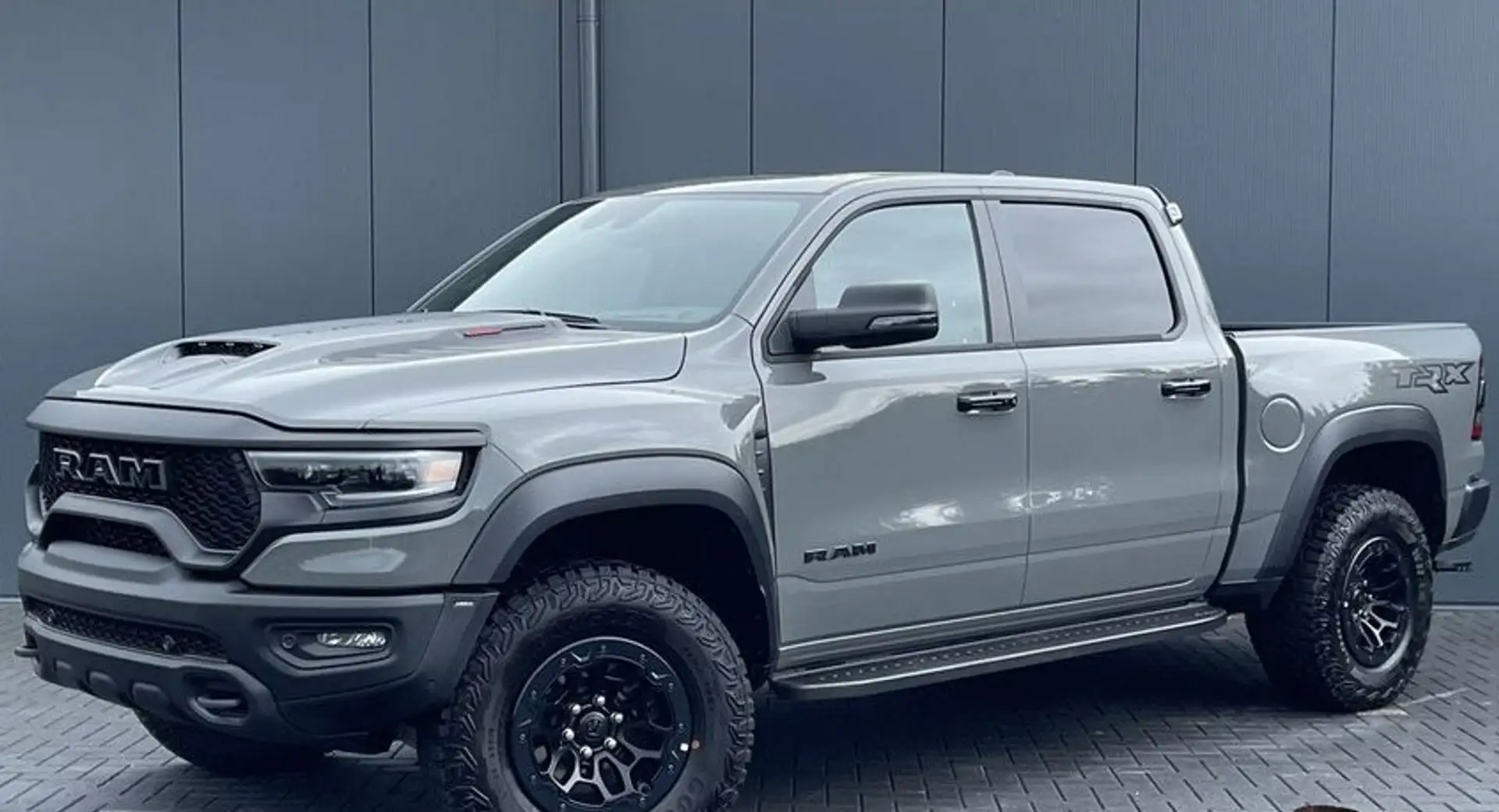 Dodge RAM 5.7L V8 Rebel Gris - 2