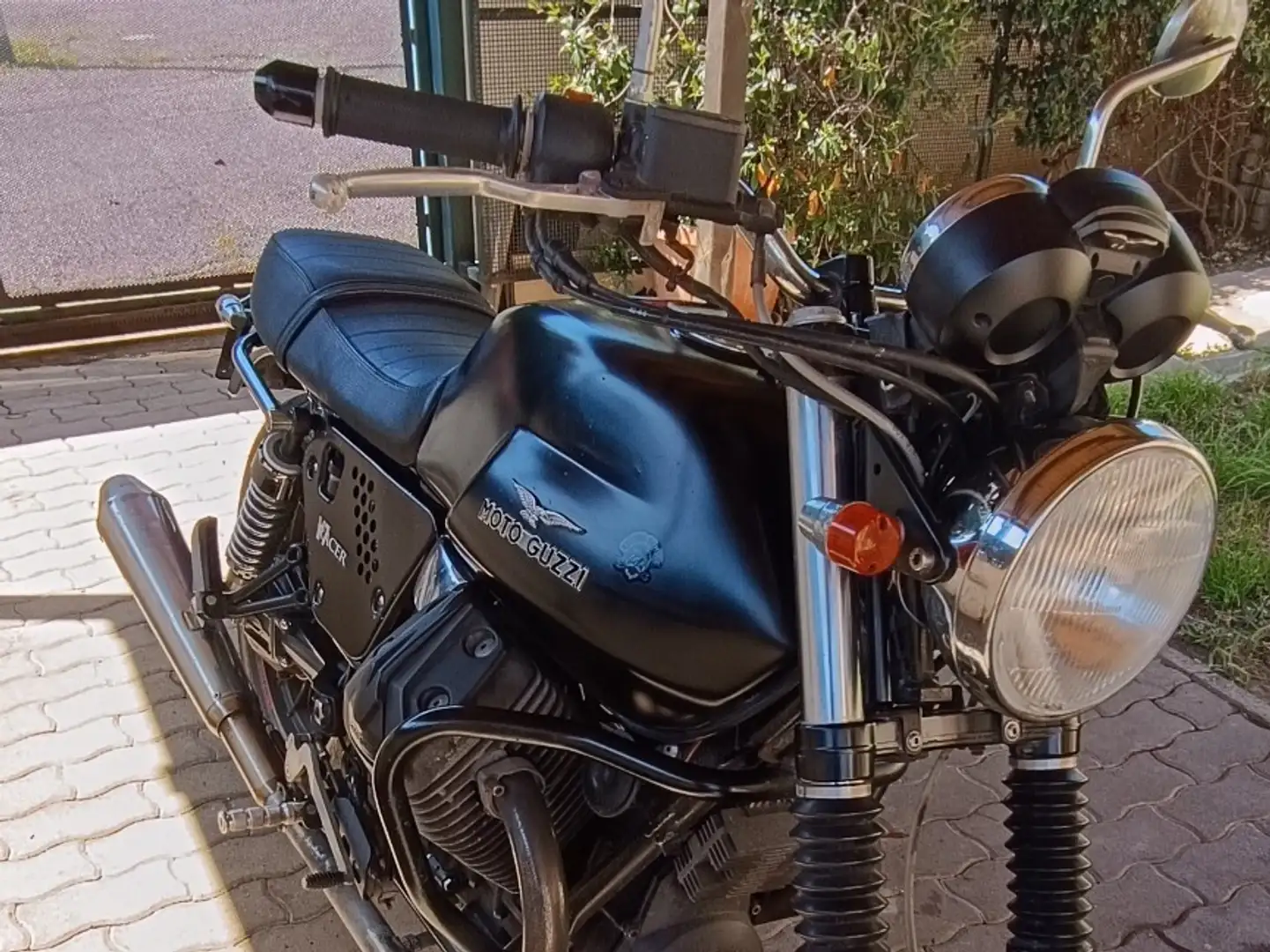 Moto Guzzi V 7 stone Negro - 2