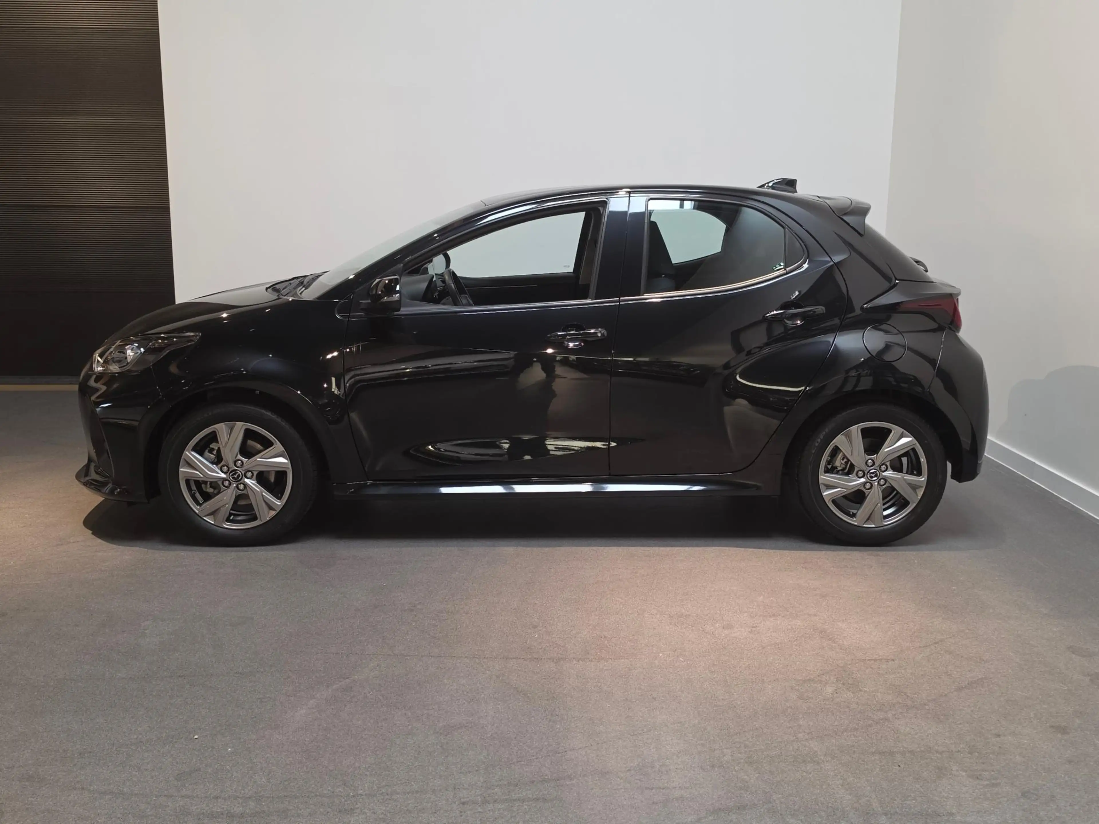 Mazda 2 Hybrid 1.5 Exclusive-line - Stoel & Stuurverwarmin — photo 5