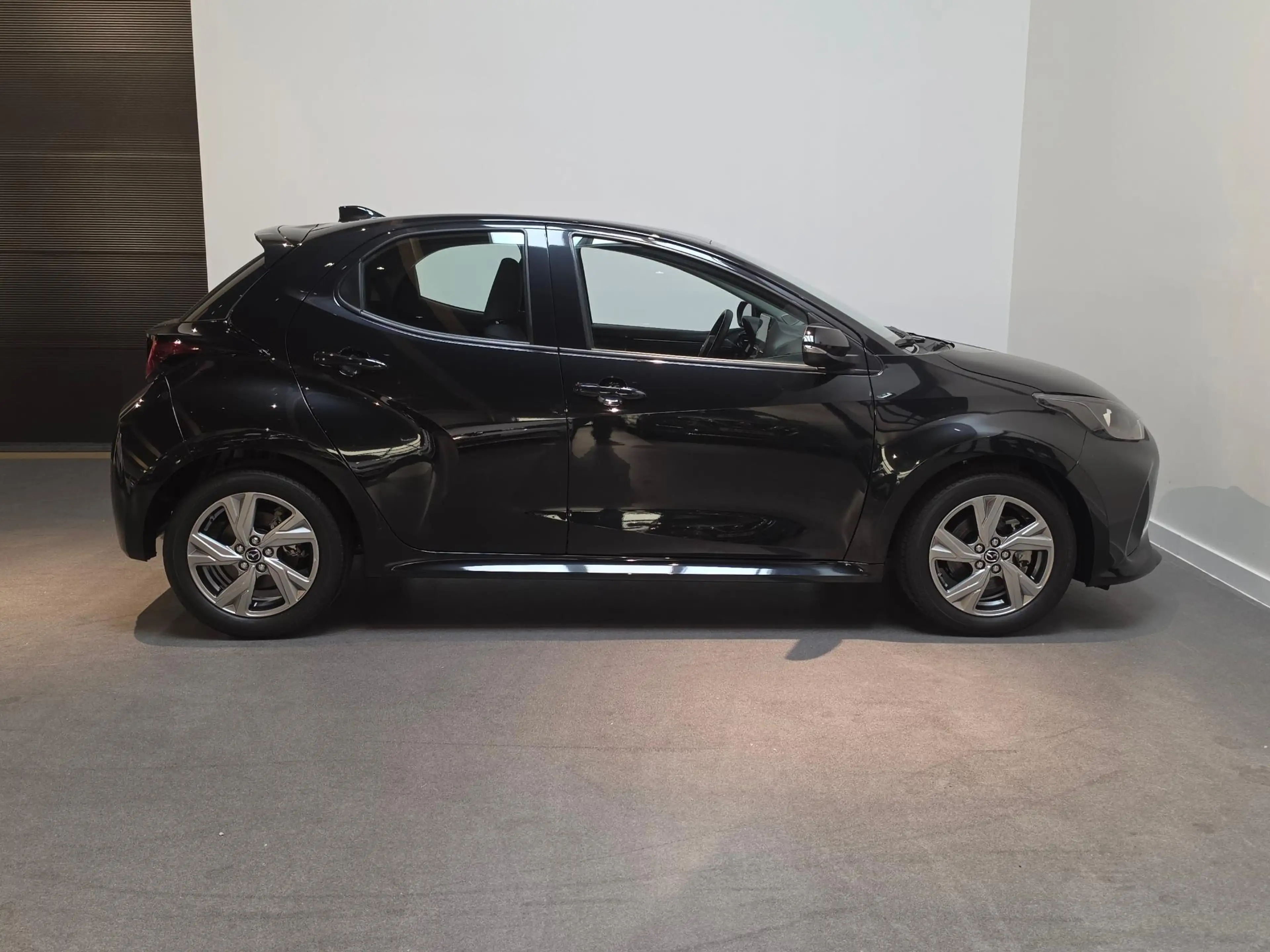 Mazda 2 Hybrid 1.5 Exclusive-line - Stoel & Stuurverwarmin — photo 6
