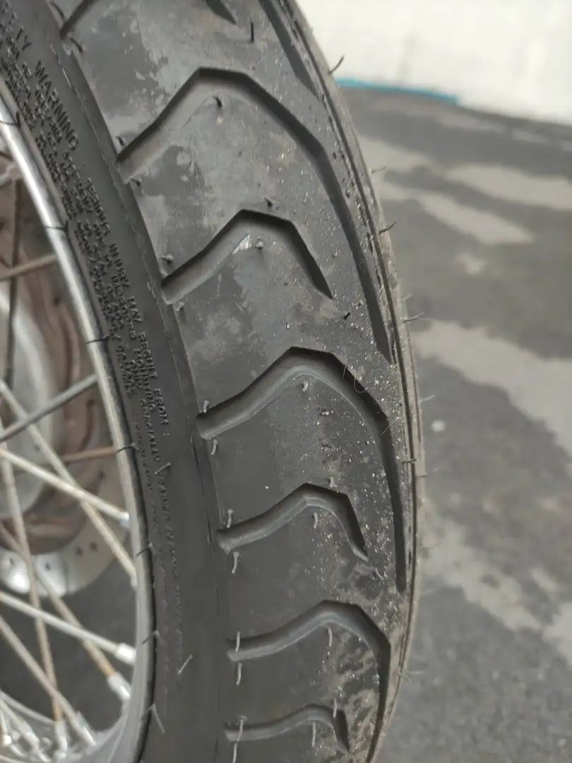 Triumph Bonneville T100 Bianco - 2