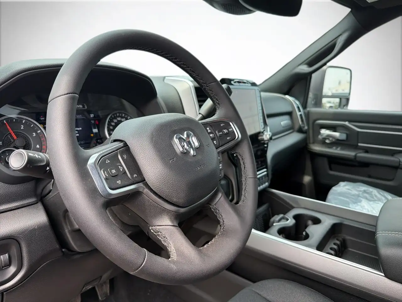 RAM 2500 снимка RAM 2500