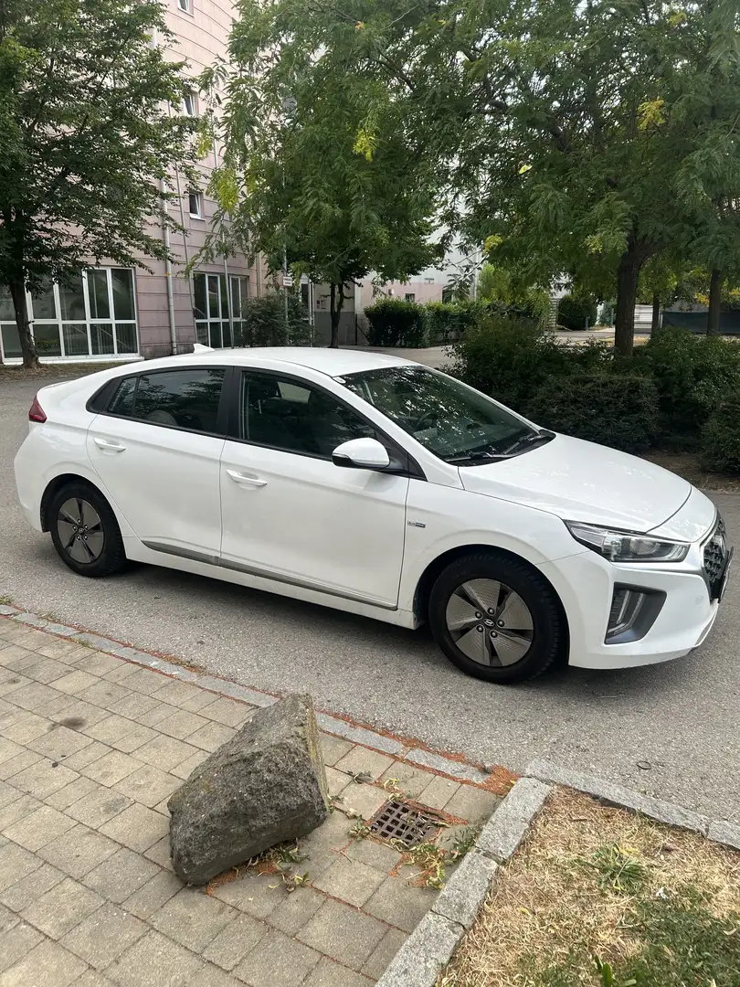 Hyundai IONIQ 1,6 GDi Hybrid - 1