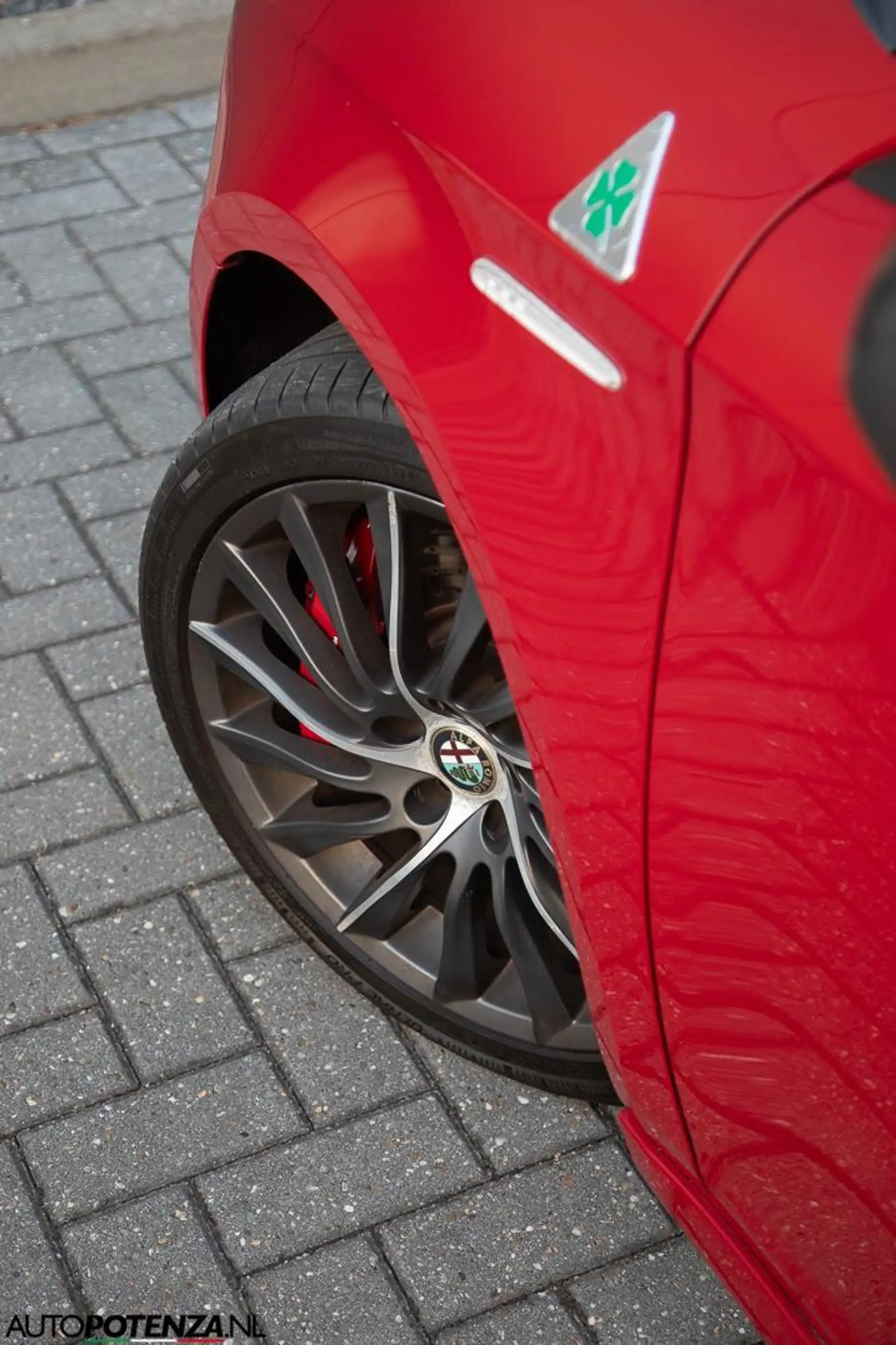 Alfa Romeo Giulietta 1.7 TBi Quadrifoglio Verde Xenon Bose — photo 11
