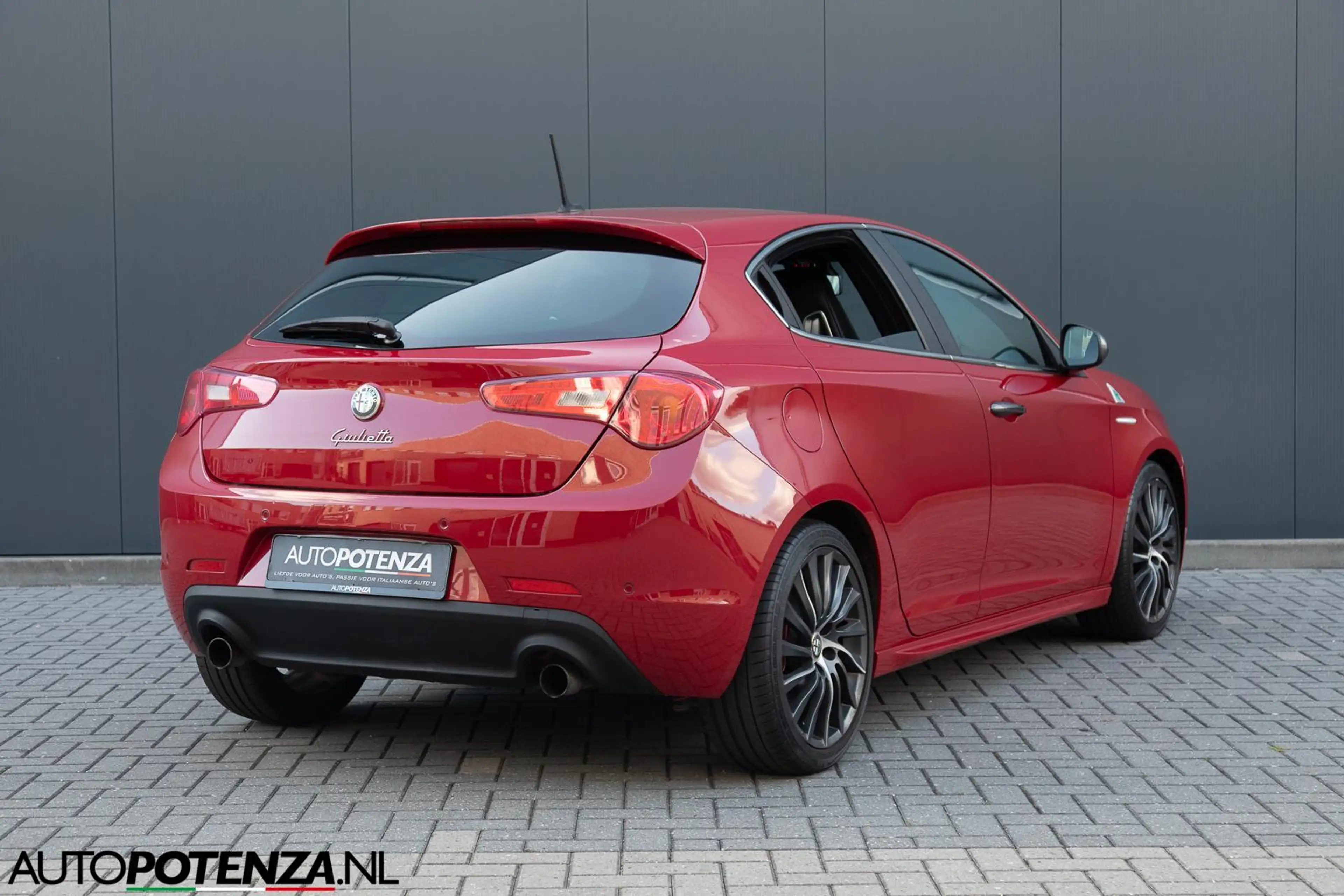 Alfa Romeo Giulietta 1.7 TBi Quadrifoglio Verde Xenon Bose — photo 8