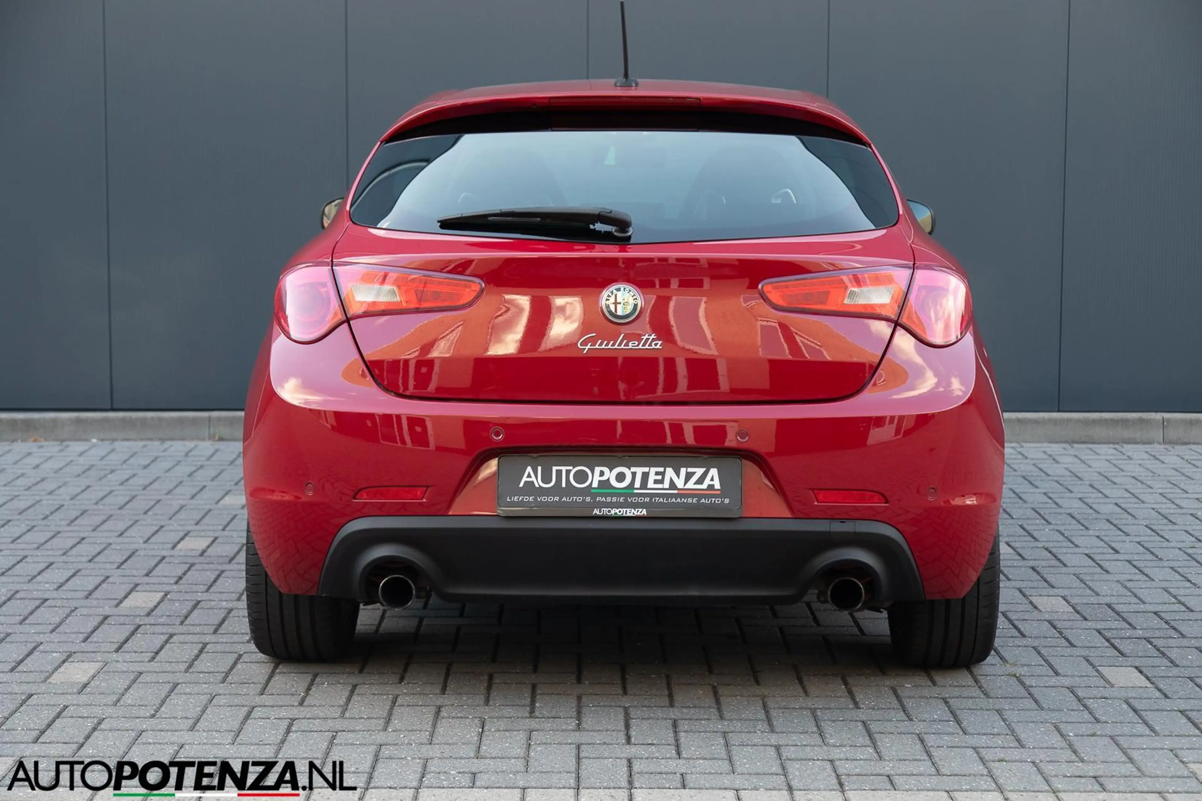 Alfa Romeo Giulietta 1.7 TBi Quadrifoglio Verde Xenon Bose — photo 10