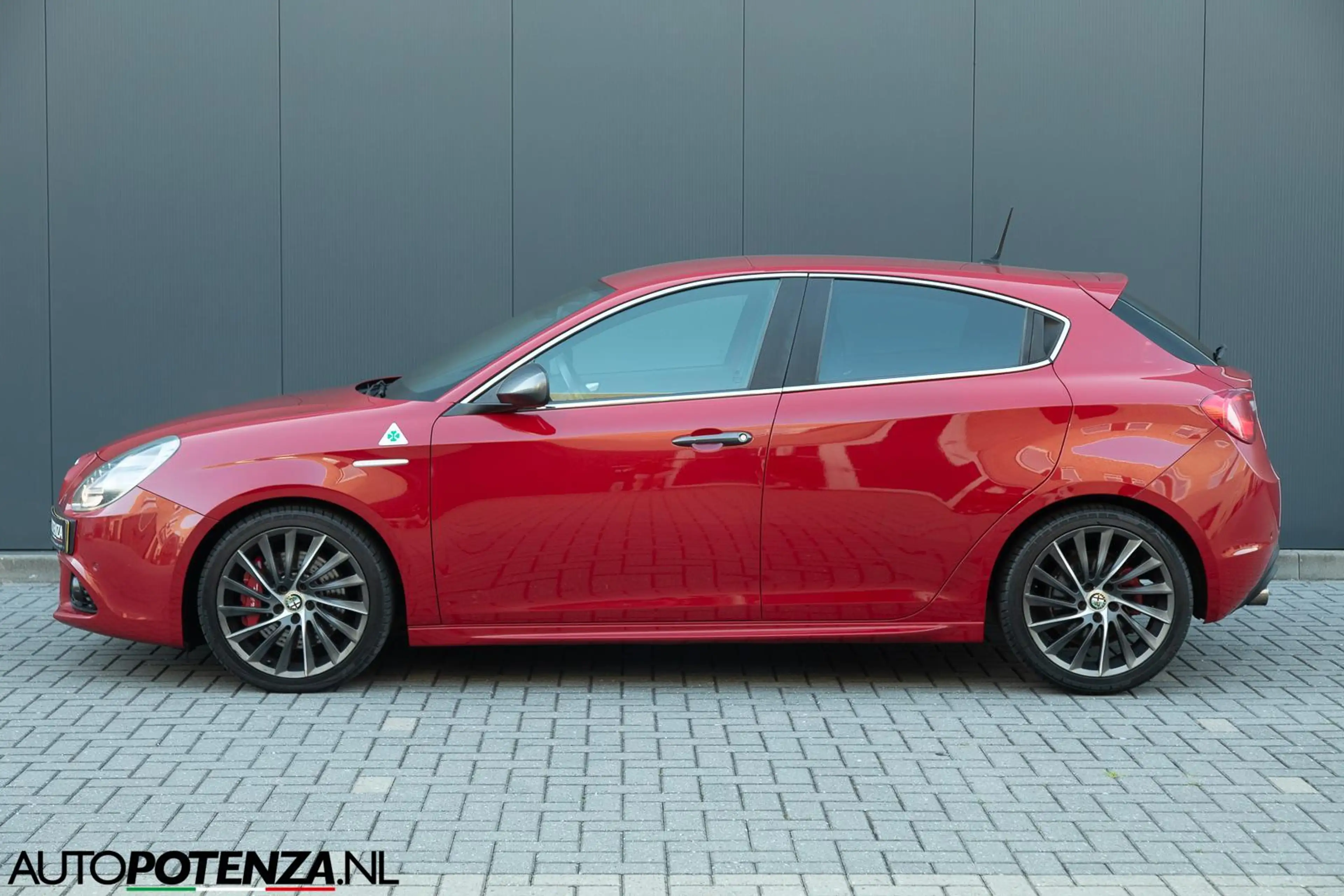Alfa Romeo Giulietta 1.7 TBi Quadrifoglio Verde Xenon Bose — photo 2