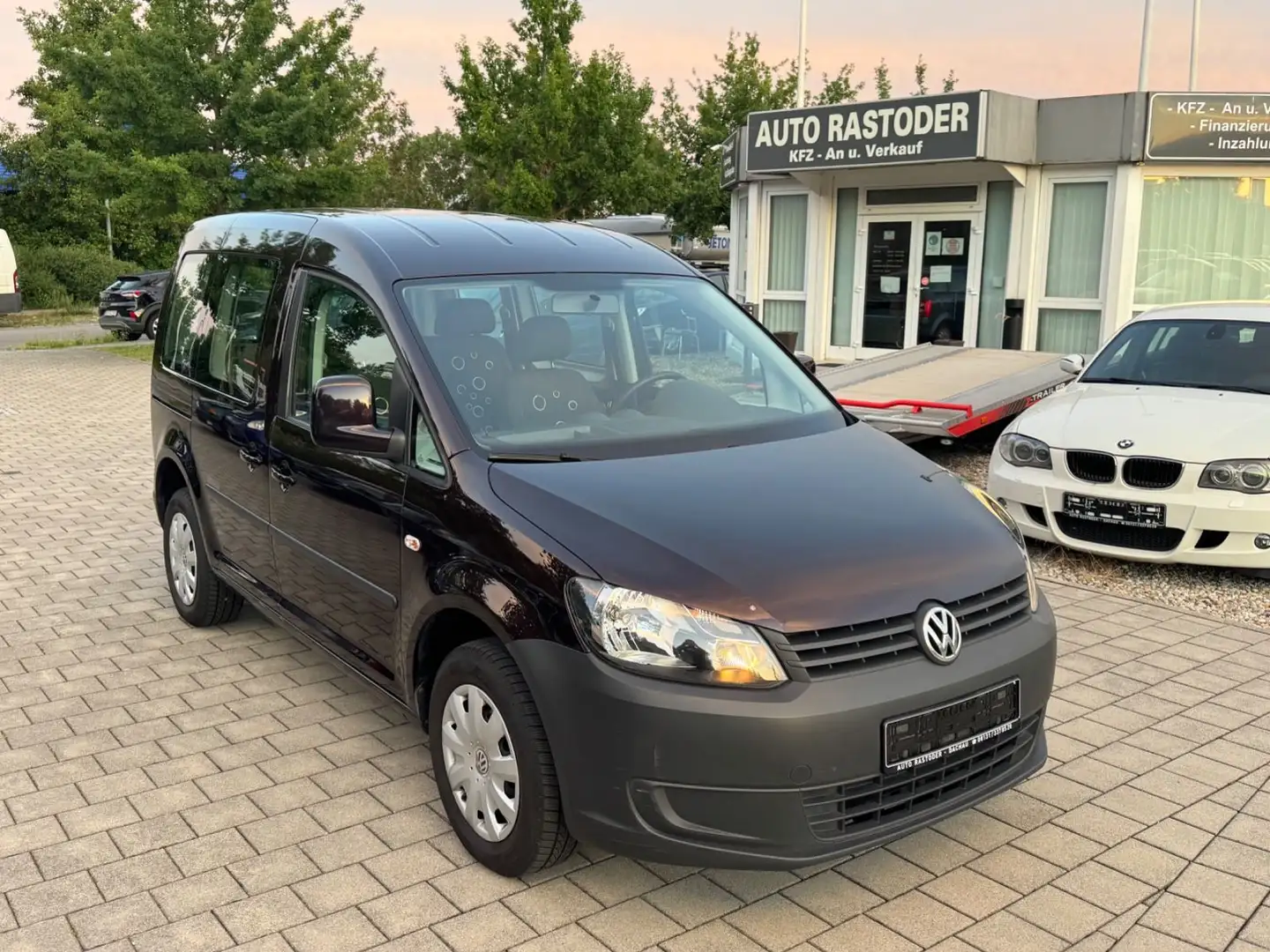 Volkswagen Caddy 1,6TDI Roncalli 5-Sitze Klima PDC 1-Hand Braun - 1