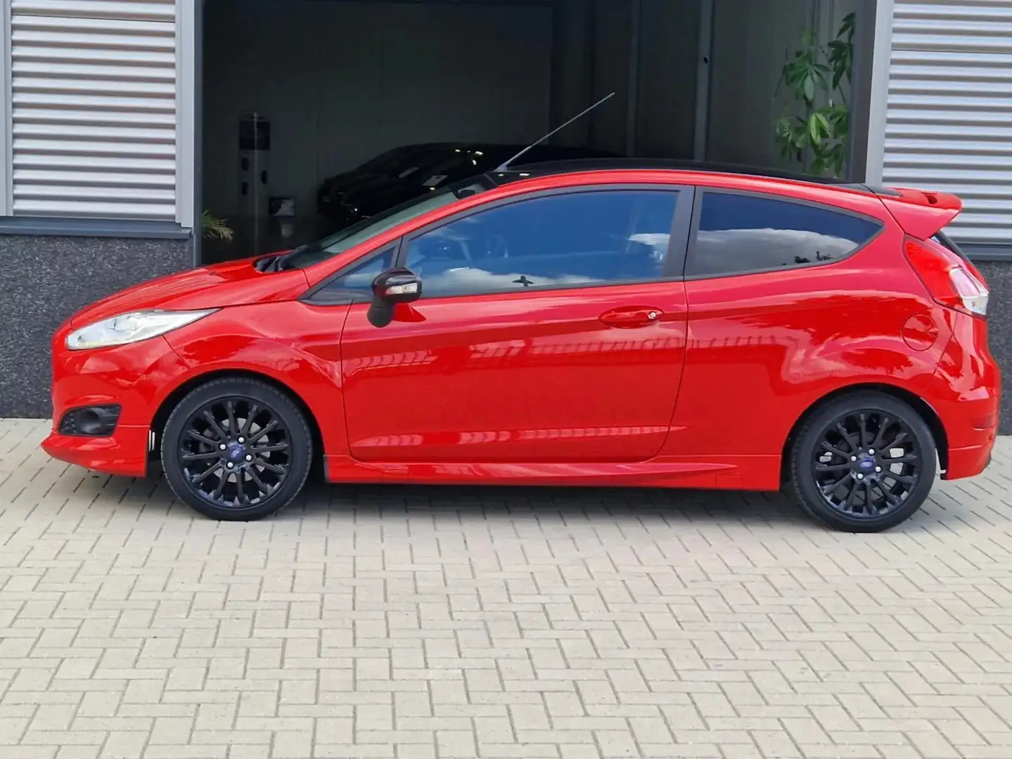 Ford Fiesta 1.0 EcoBoost 140pk Red Edition Rood - 2