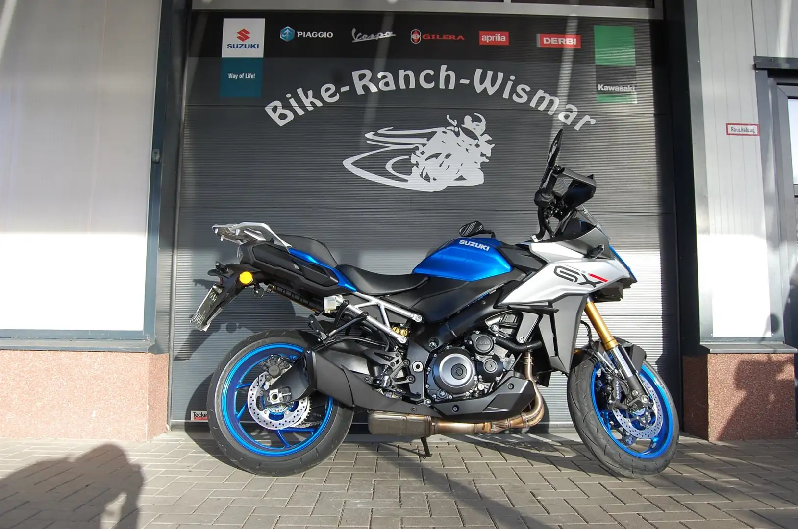 Suzuki GSX-S 1000GX Blau - 1