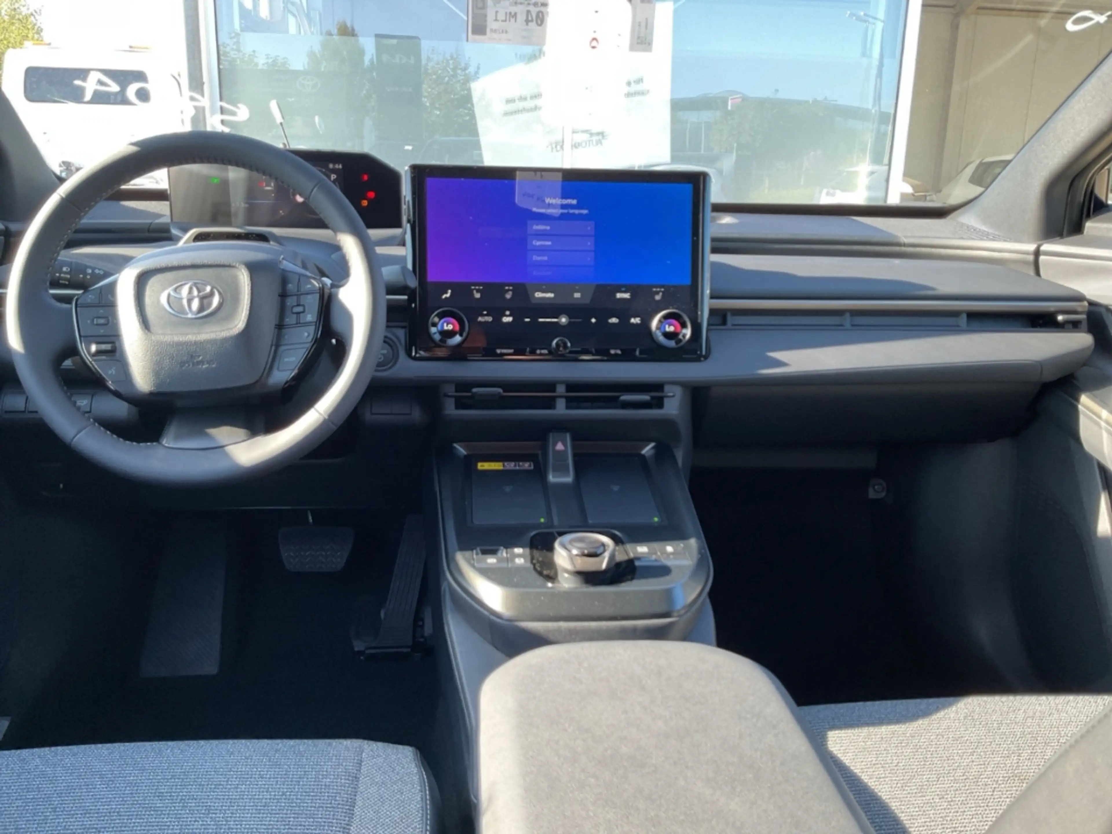 Toyota bZ4X FWD Teamplayer Navi 360 Kamera LED El. Heckklappe — photo 12