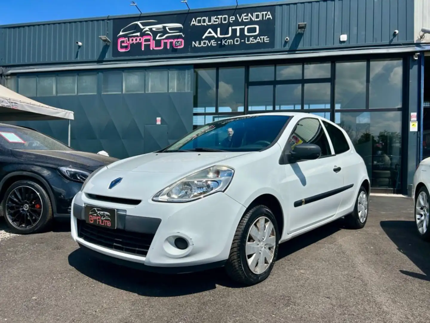 Renault Clio 1.2 3p. Van Gran Confort Білий - 1