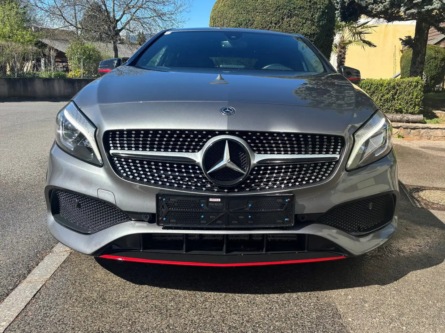 Mercedes-Benz A 160 Austria Edition AMG LINE Grey - 2