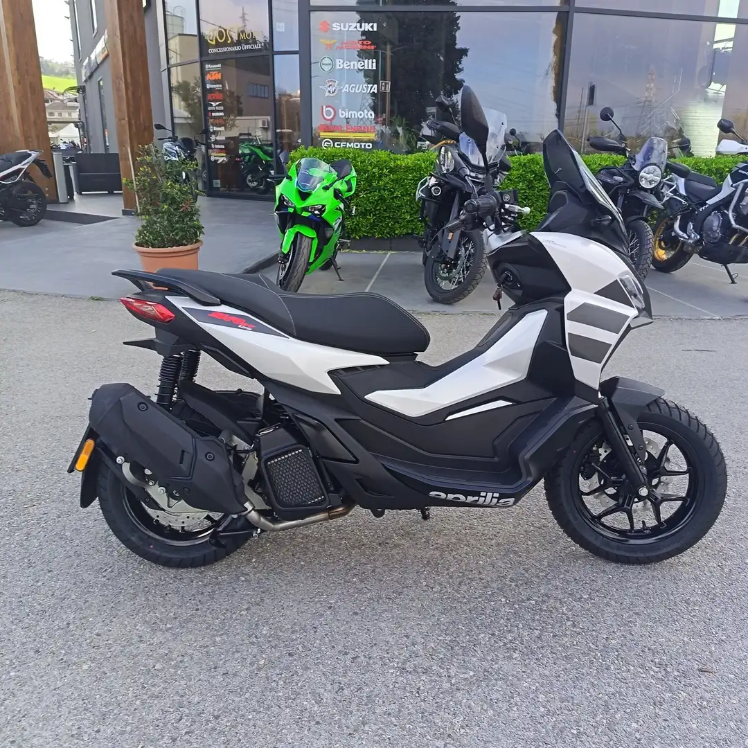 Aprilia SR GT 125 Opalescent Light - 2