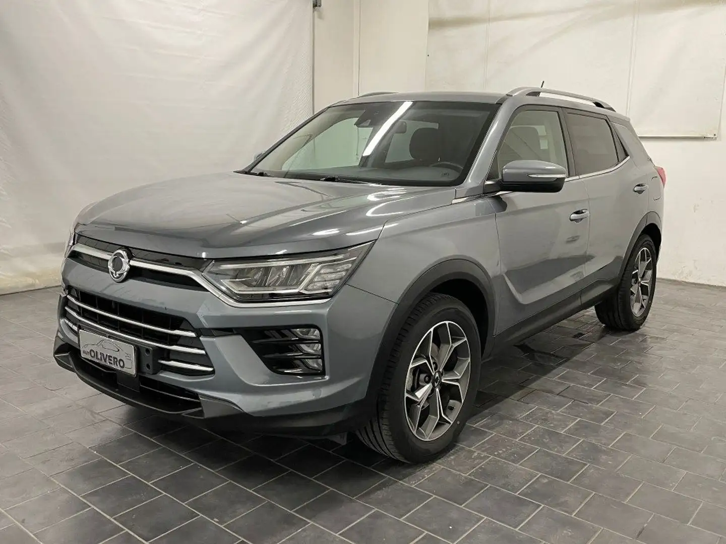 SsangYong Korando 1.6 Diesel 136cv 2WD Dream-UNIPRO Grijs - 2