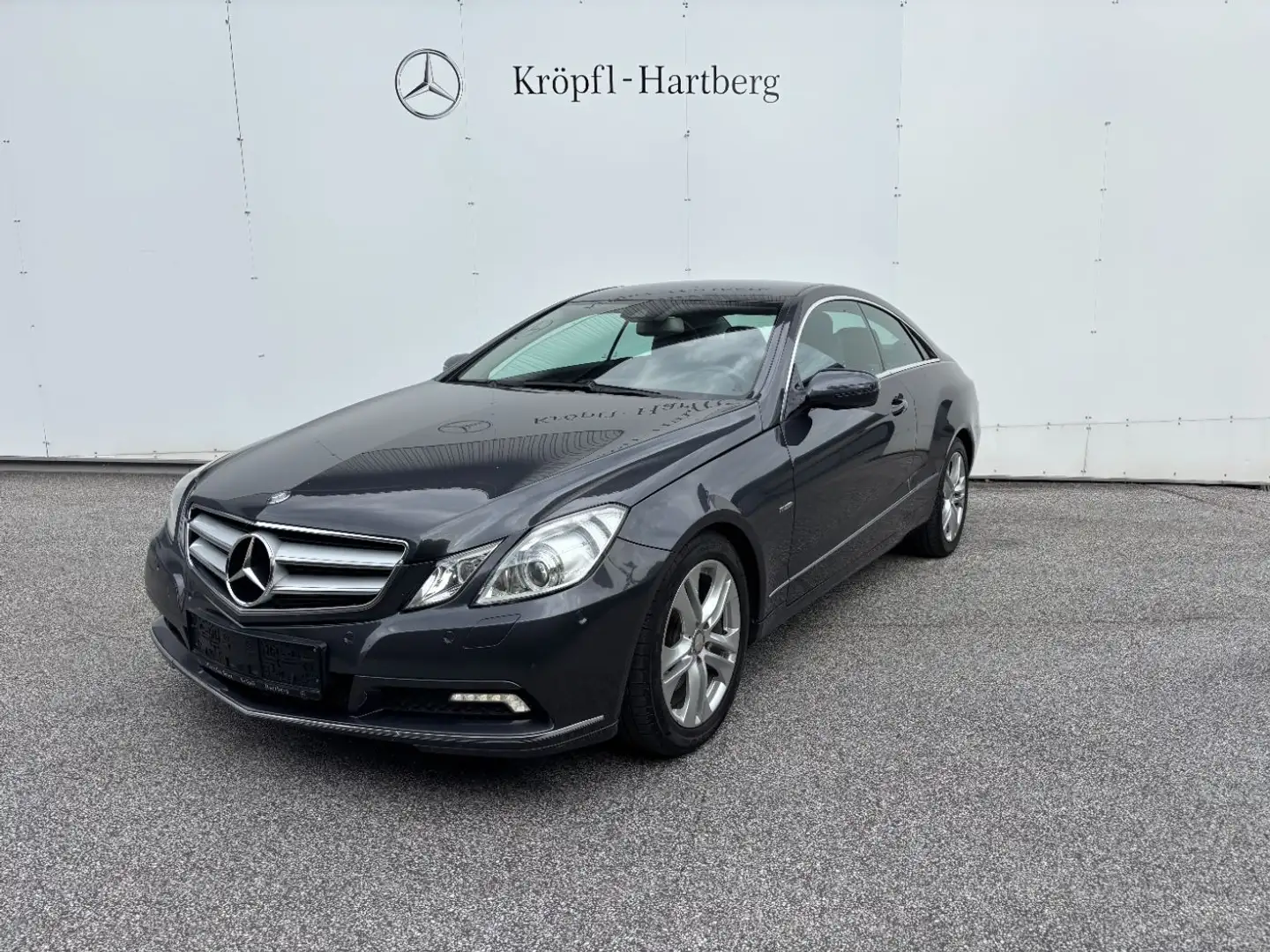 Mercedes-Benz E 250 d Coupé Klima Shz PTS AUT Grau - 2