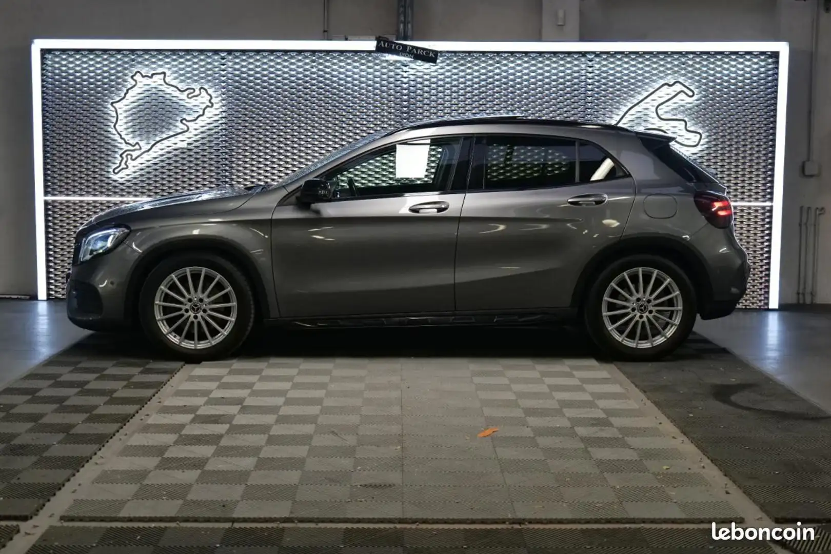 Mercedes-Benz GLA 250 Classe Mercedes 250 7-G DCT 4-MATIC FASCINATION PHASE II GPS TOIT OUVRANT CAMERA DE RECUL KEY LESS... Gris - 2