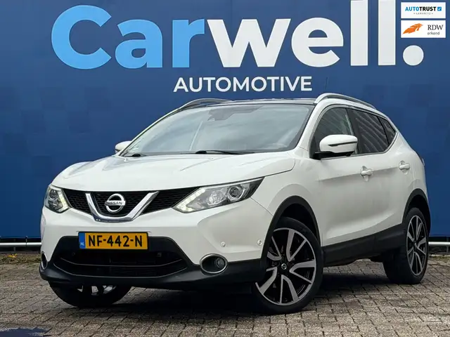 2017 Nissan Qashqai in White for sale
