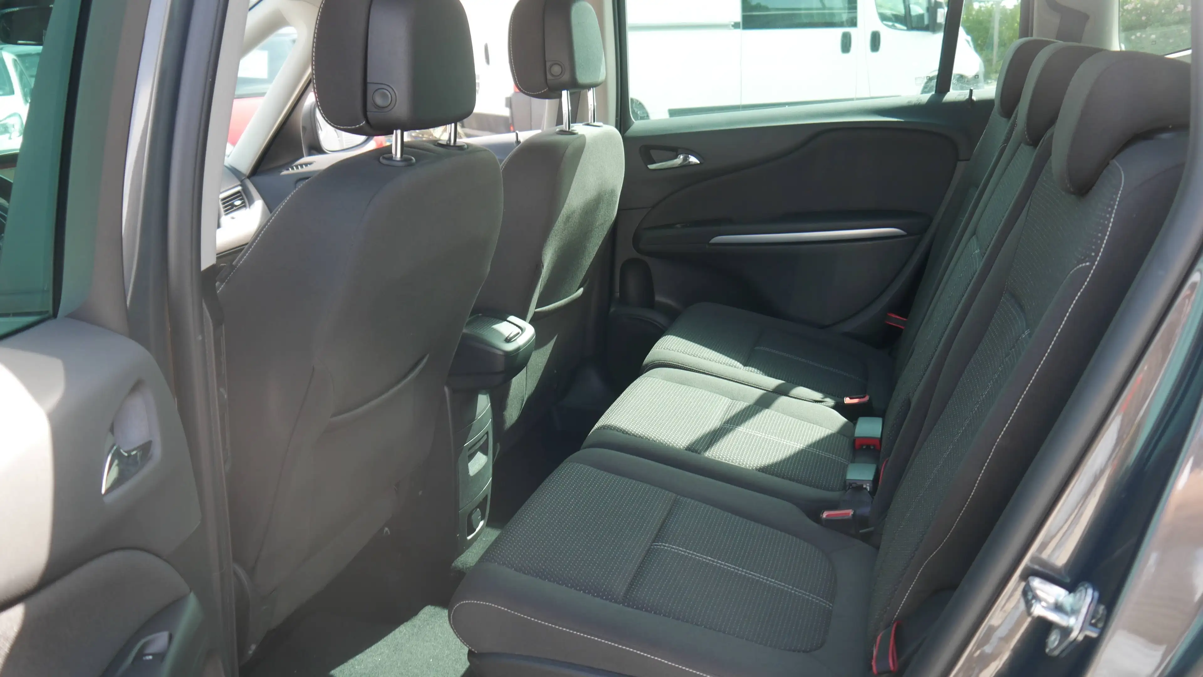 Opel Zafira Tourer Euro 6 Scheckhefgepflegt 2. Hand Fahrradträger Standheiz. Klima Tempomat — photo 14