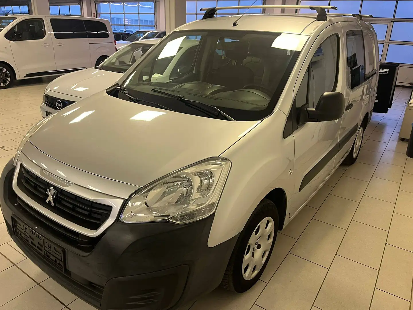 Peugeot Partner L2 1.6 HDi *Doppelkabine/Mixto*AHK*ZV*5-Sitzer* Silber - 1