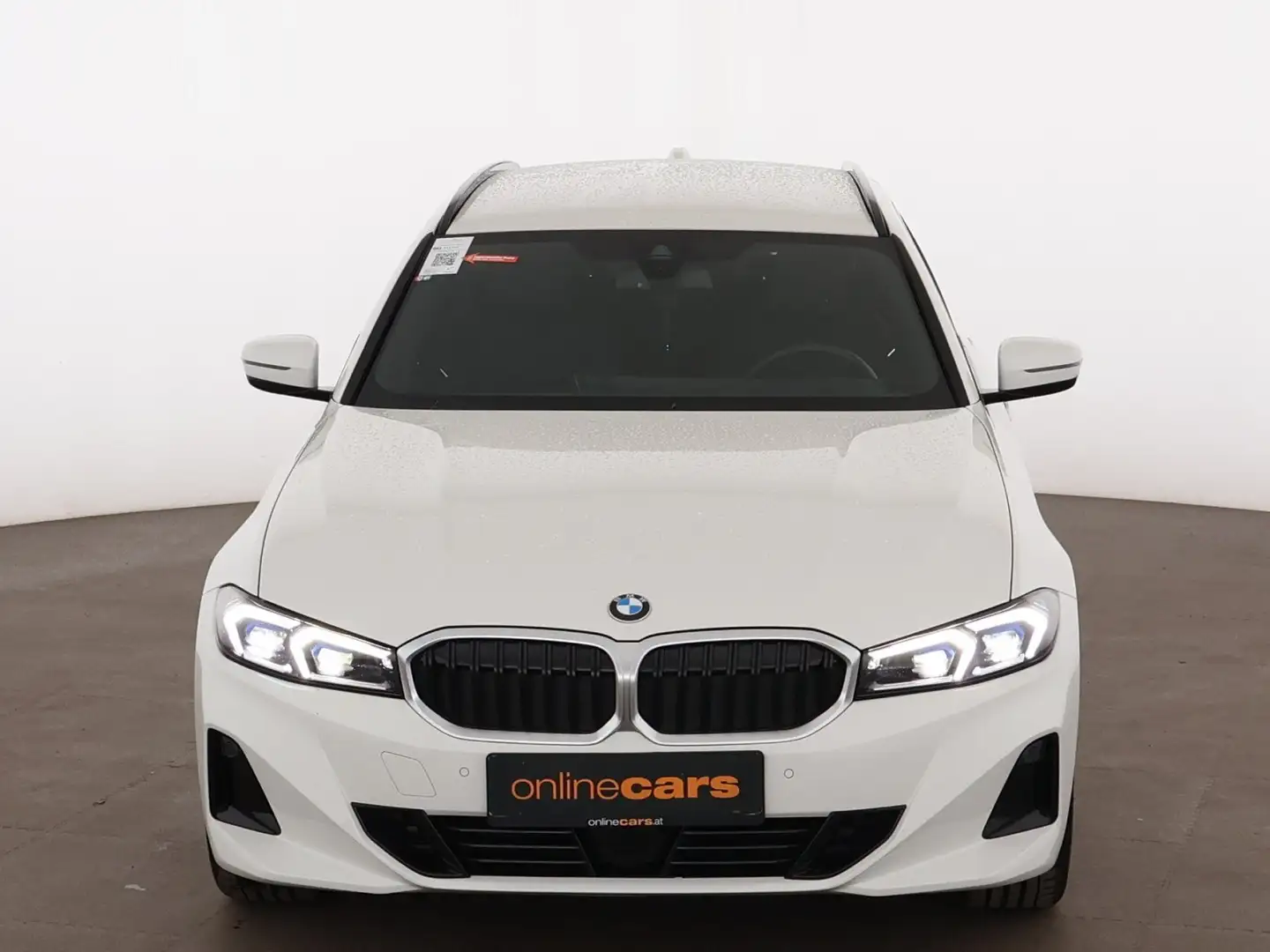 BMW 318 d Touring Aut LED AHK RADAR LEDER NAVI SITZHZG Weiß - 2