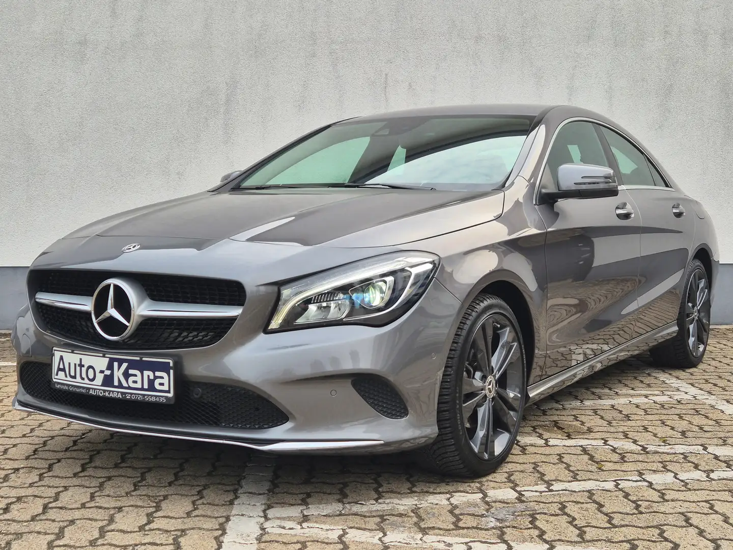Mercedes-Benz CLA 200 *LED Scheinwerfer*Navigation*Sitzheizung*Ambiente* Grau - 1