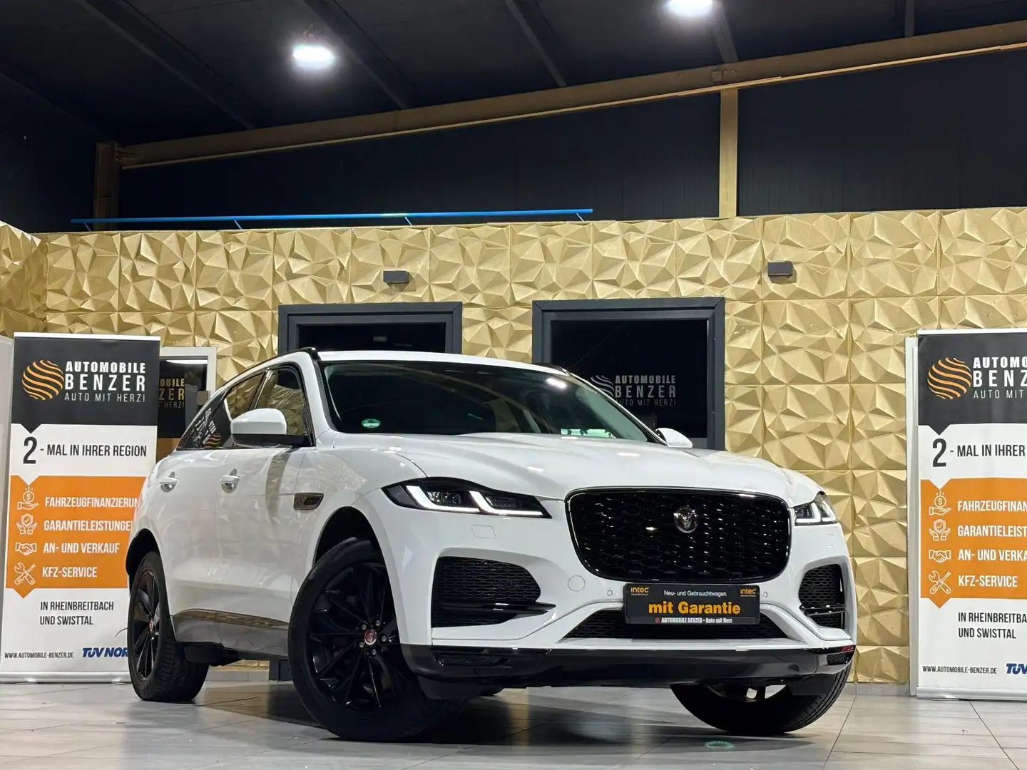 Jaguar F-Pace F-PACE SE AWD/D300KA;ERA/MASSAGE/APPLE/NAVI/KAM Blanc - 1