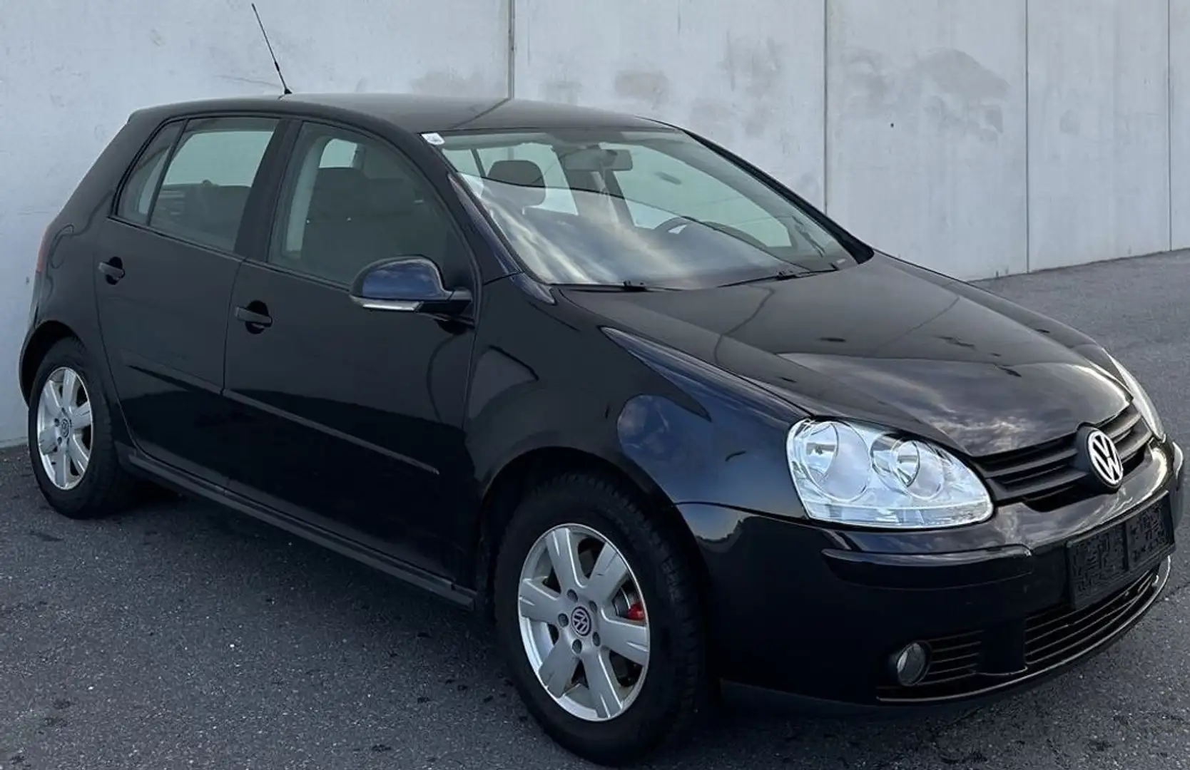 Volkswagen Golf Trendline Noir - 1
