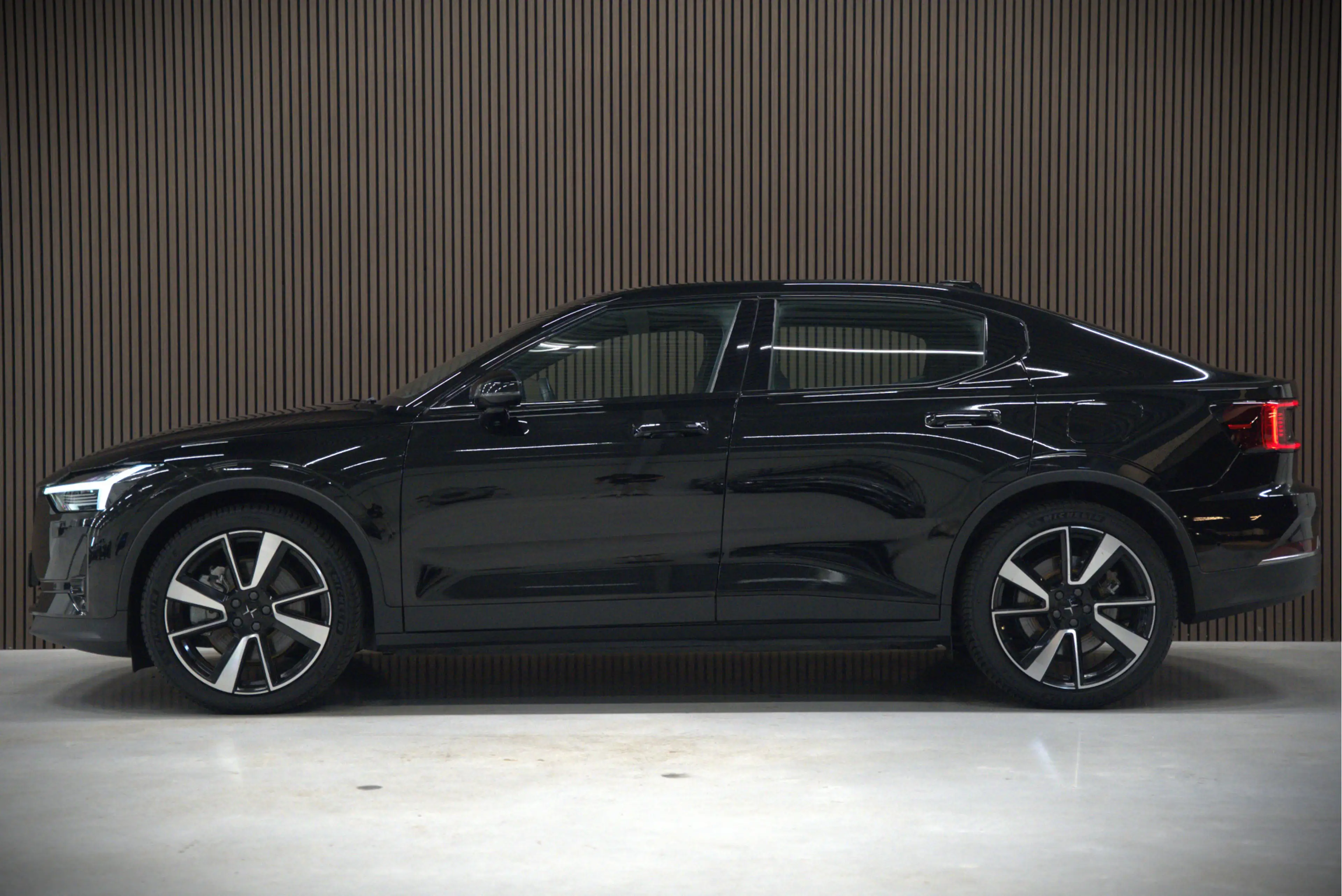 Polestar 2 Long Range Dual Motor Launch Edition 78kWh | Panor — photo 8