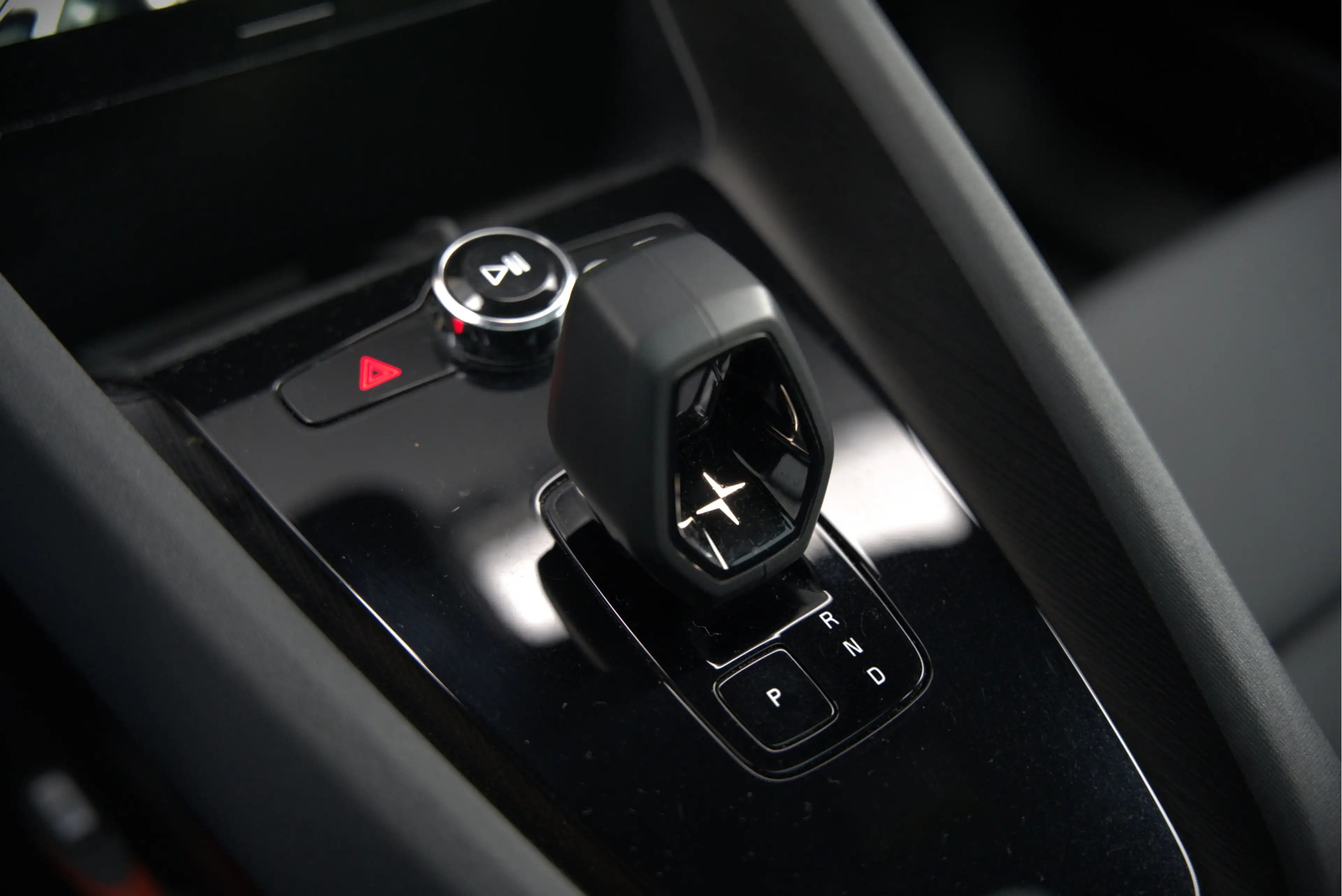 Polestar 2 Long Range Dual Motor Launch Edition 78kWh | Panor — photo 40