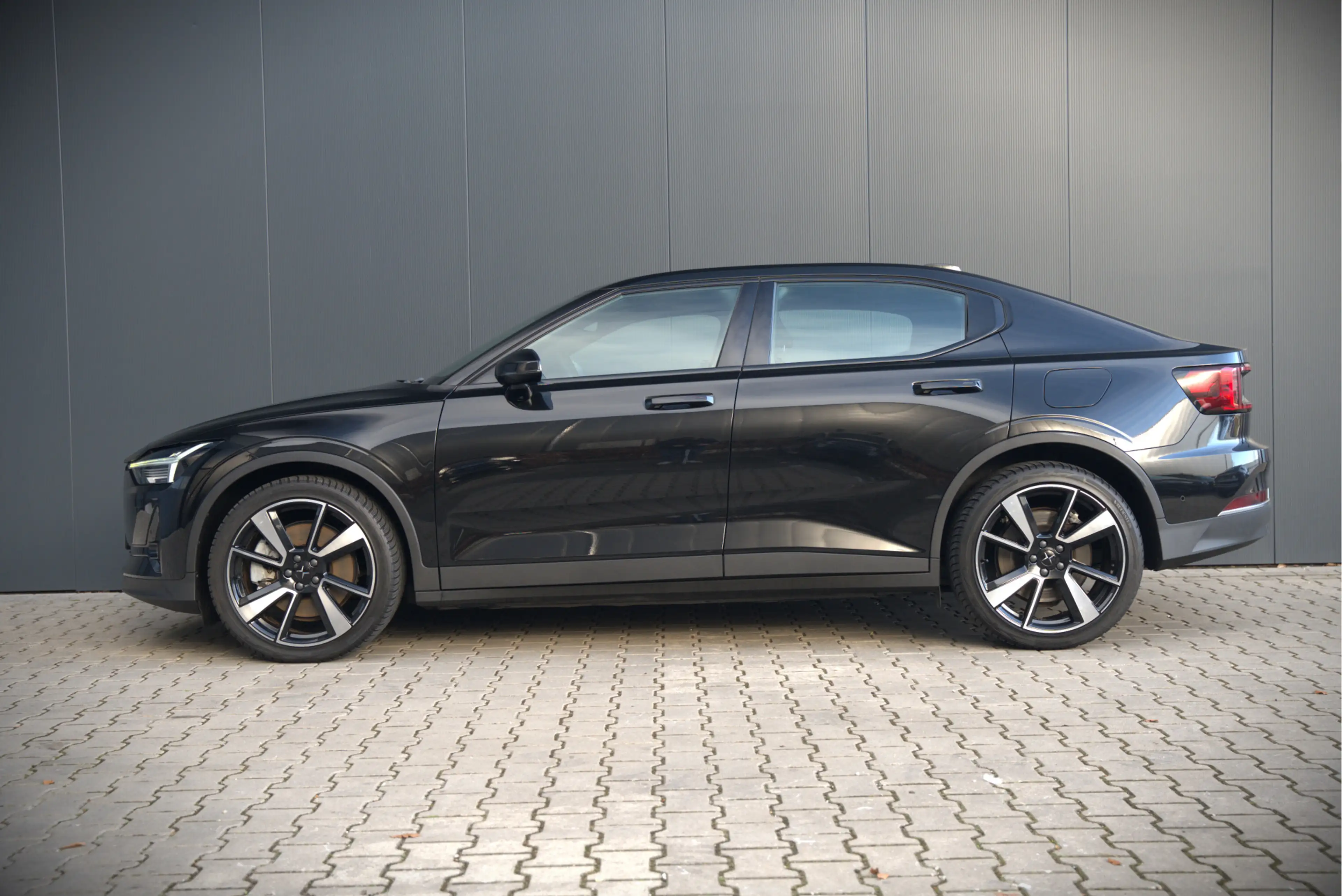 Polestar 2 Long Range Dual Motor Launch Edition 78kWh | Panor — photo 7