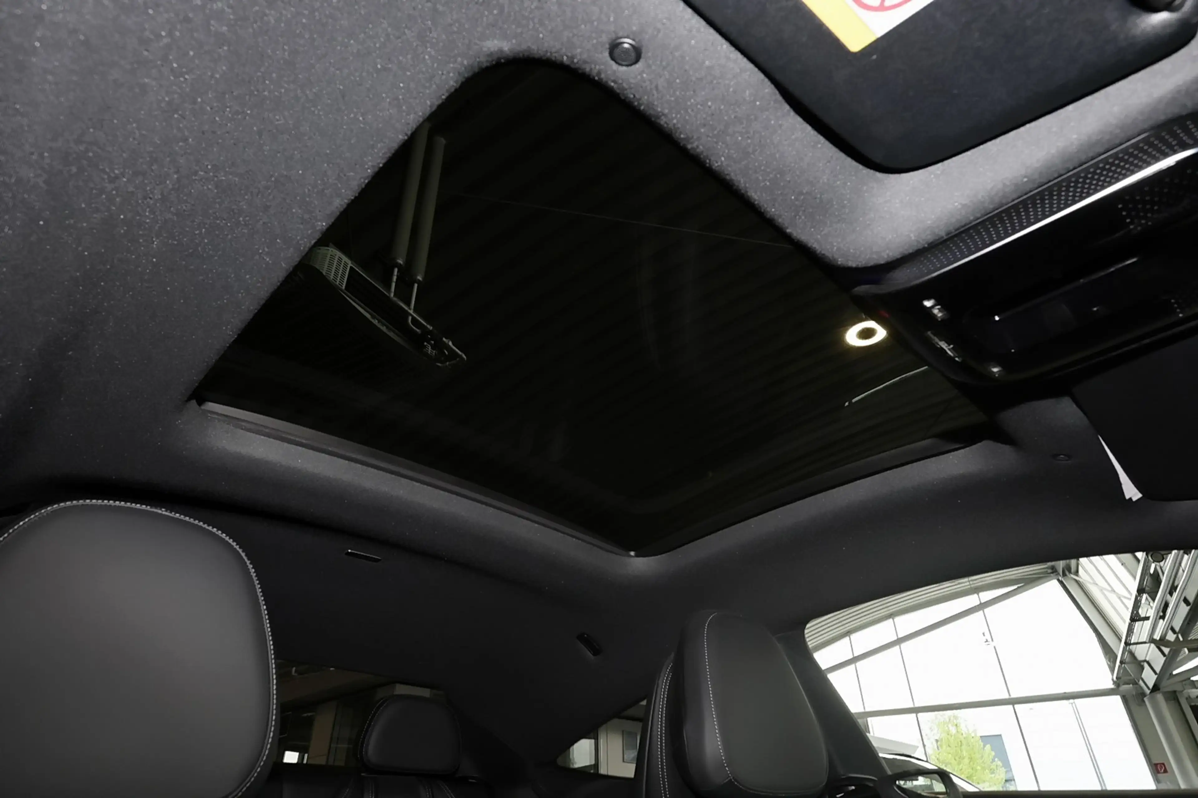 Mercedes-Benz CLE 200 Coupé AMG PANO+AHK+NIGHT+19"+MEMORY — photo 8
