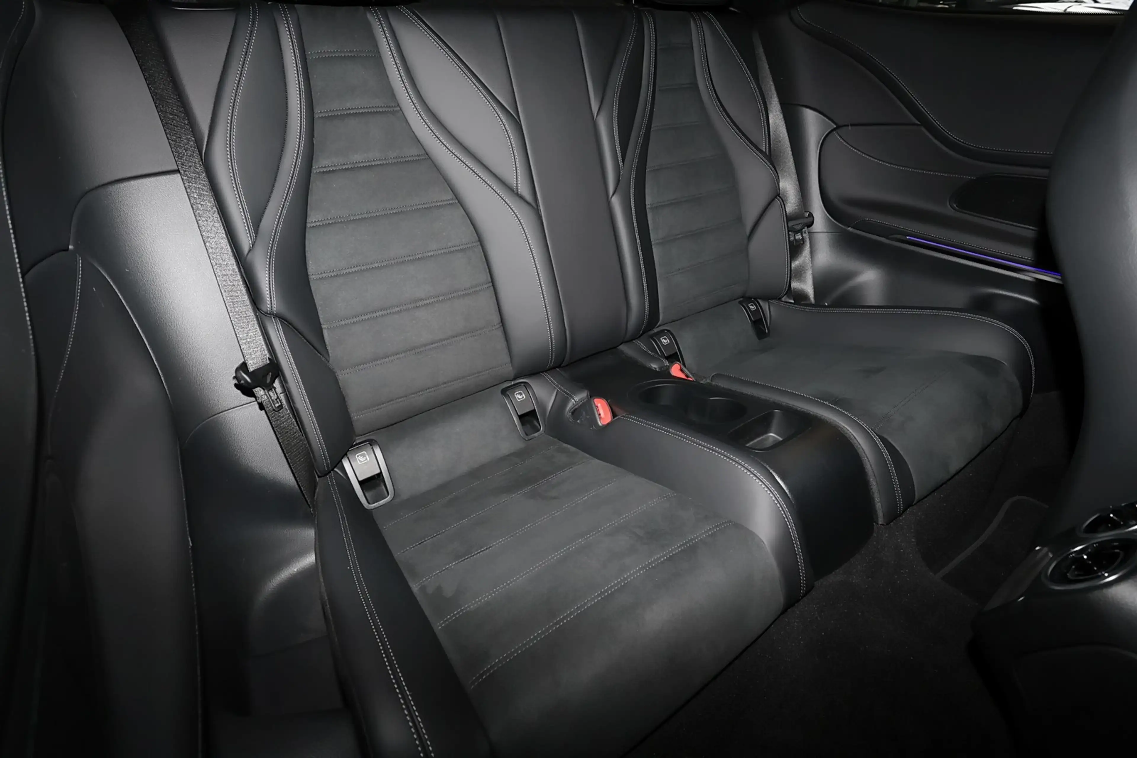 Mercedes-Benz CLE 200 Coupé AMG PANO+AHK+NIGHT+19"+MEMORY — photo 7