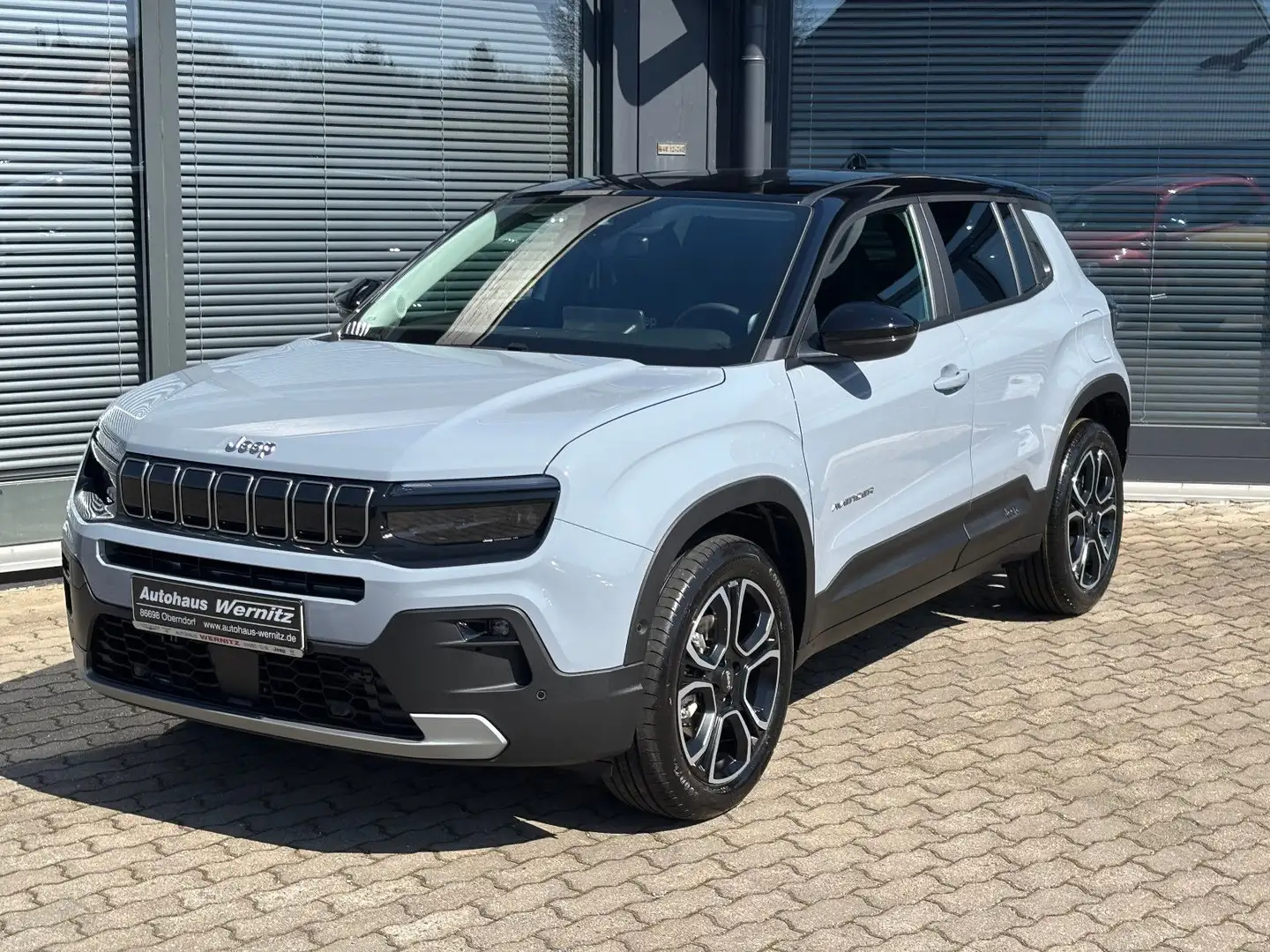 Jeep Avenger 1.2  e-Hybrid Summit *LEDER* Grau - 1