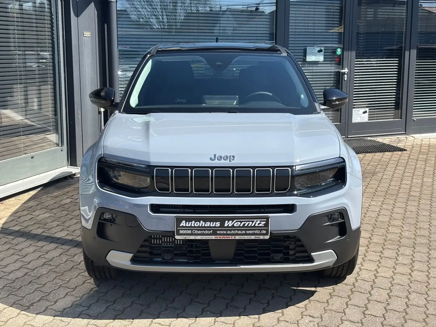 Jeep Avenger 1.2  e-Hybrid Summit *LEDER* Grau - 2