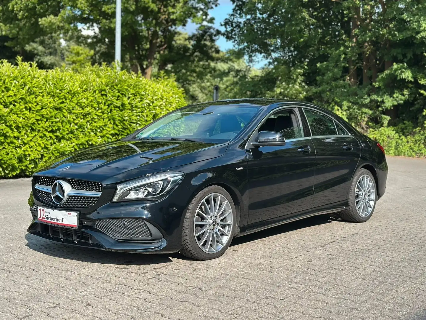 Mercedes-Benz CLA 180 UrbanStyle Edition Garantie*Memory*Leder Schwarz - 1