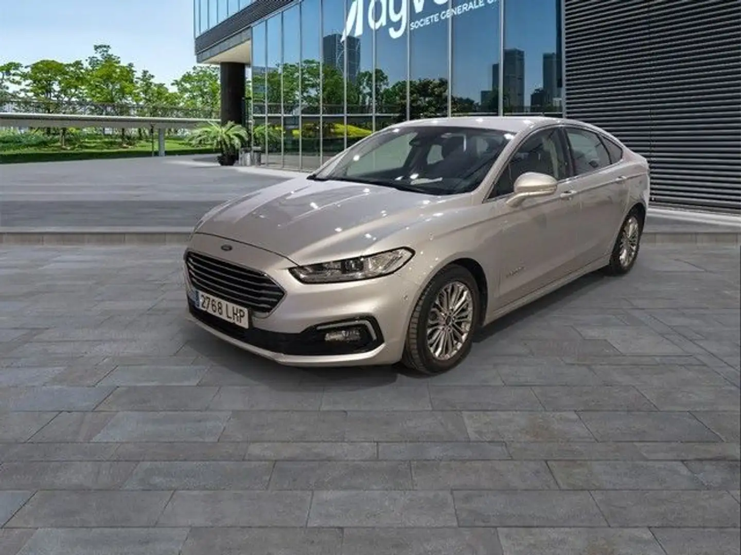 Ford Mondeo Sedán 2.0 HEV Titanium Plateado - 1