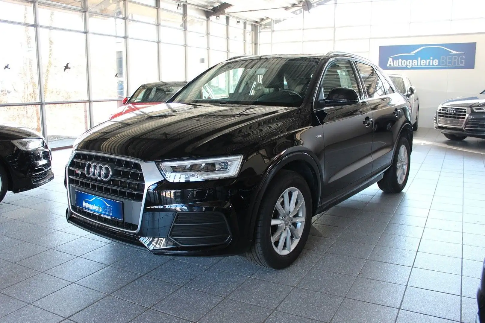 Audi Q3 1.4 TFSi S-tronic Sport LED Navi Key Schwarz - 1