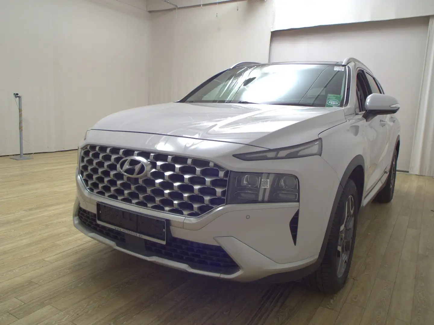 Hyundai SANTA FE 1.6 GDI Hybrid Leder Navi LED Pano RfK Weiß - 2