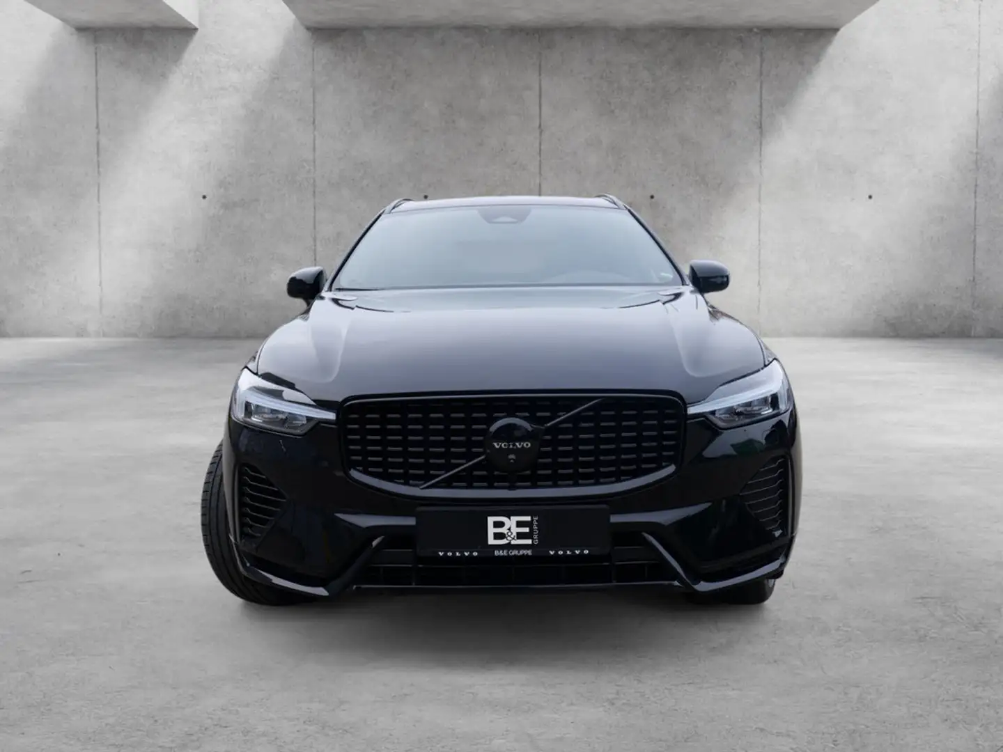 Volvo XC60 T8 Plus Black Edition Recharge Plug-In Hybrid AWD Schwarz - 2