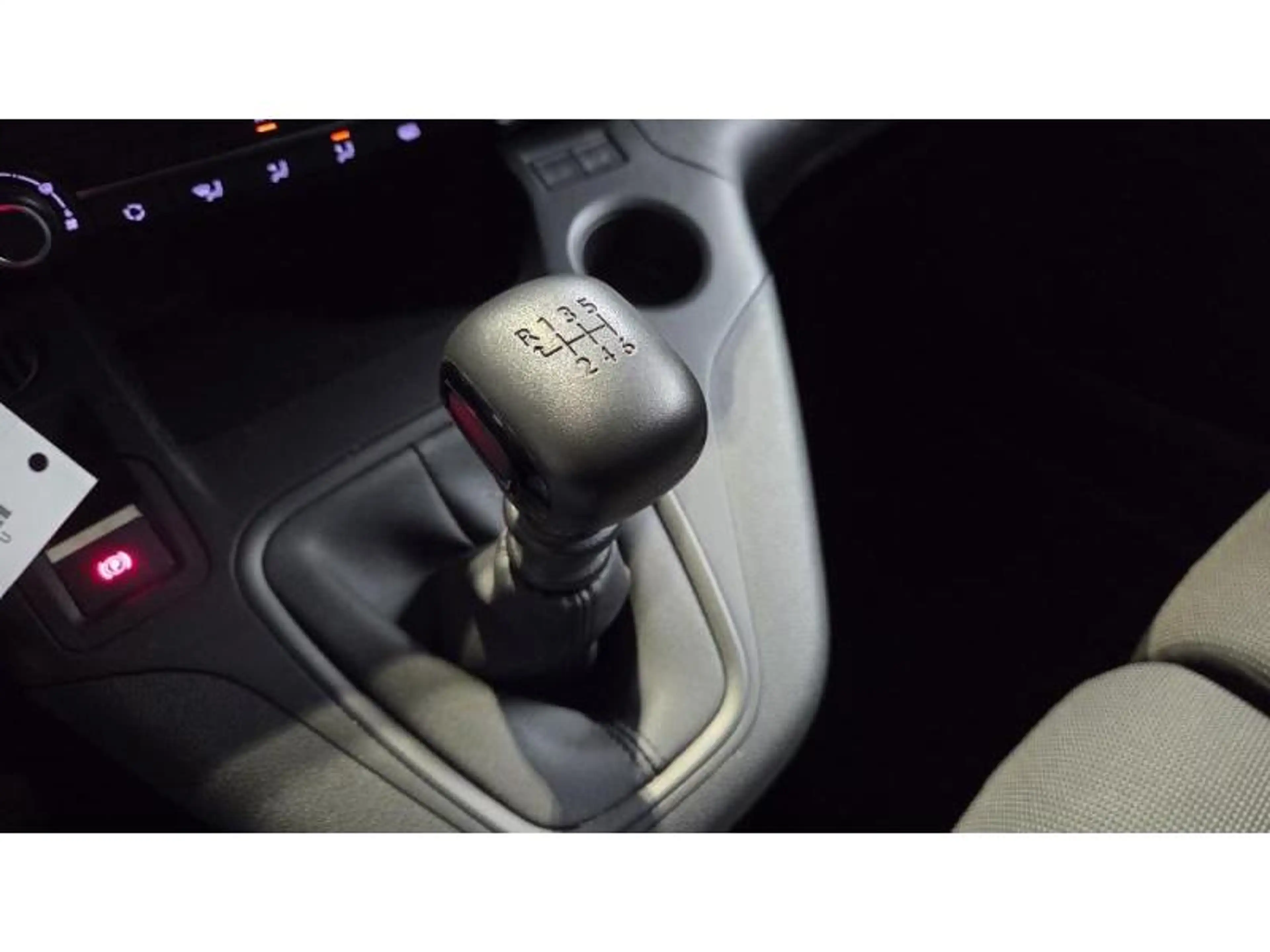 Peugeot Partner Premium — photo 5