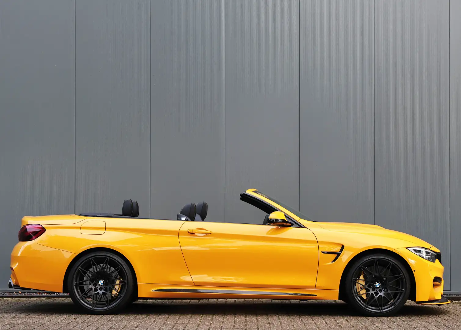 BMW M4 Cabrio 3.0 Competition DKG Drivelogic Gelb - 2