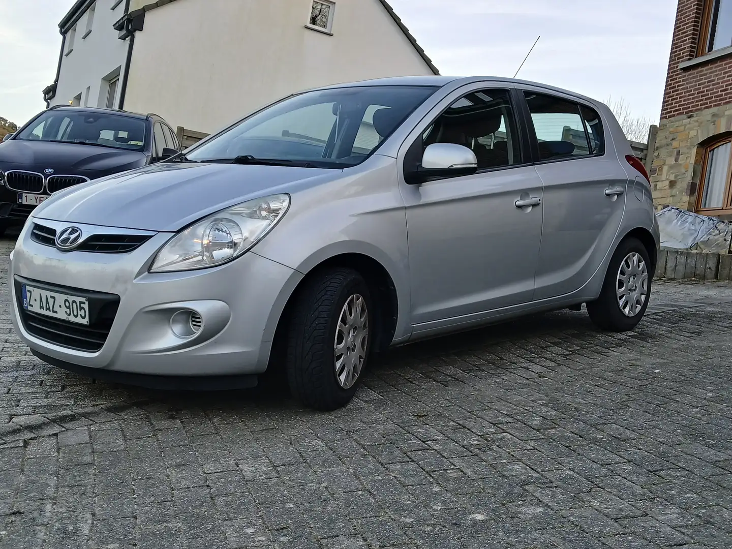 Hyundai i20 1.2i Essence Gris - 2