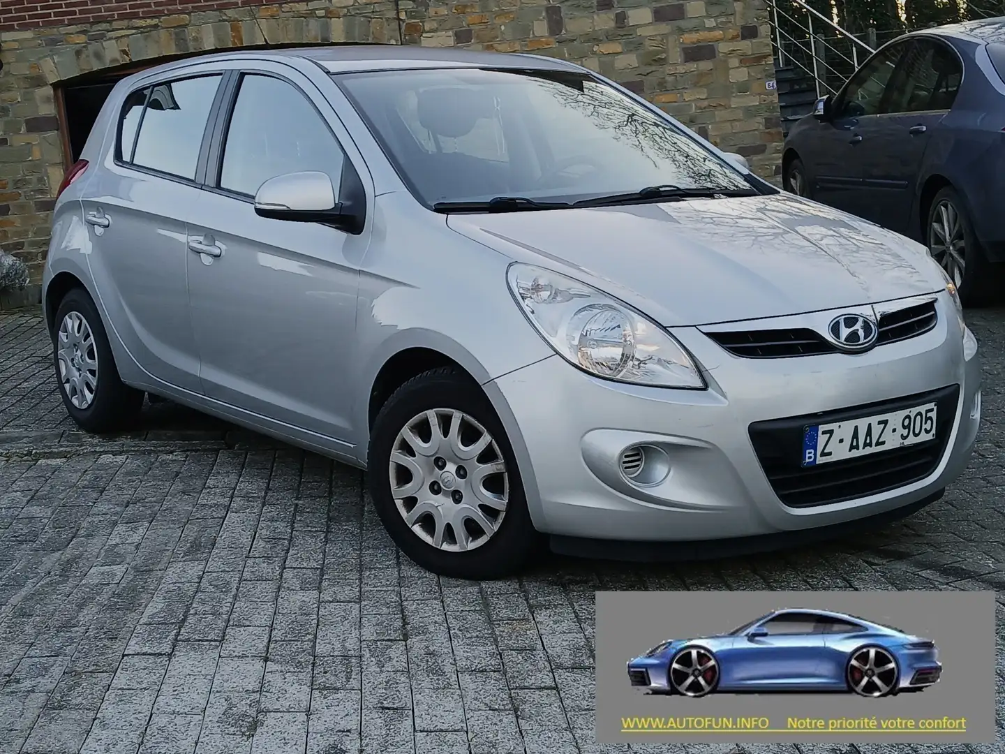 Hyundai i20 1.2i Essence Gris - 1